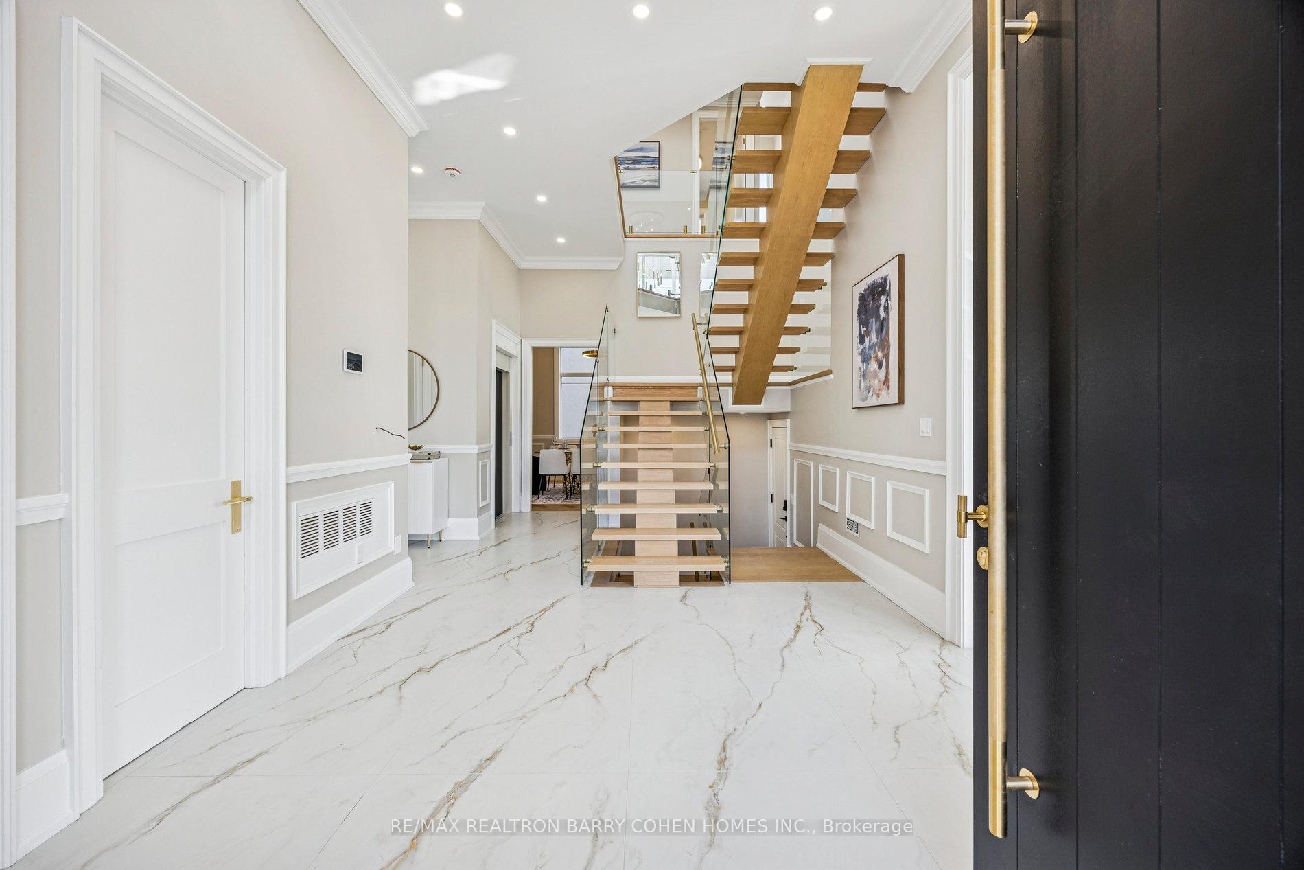 Photo 4 of 1 Lynnhaven Road, Toronto, Englemount-Lawrence — HOMEH