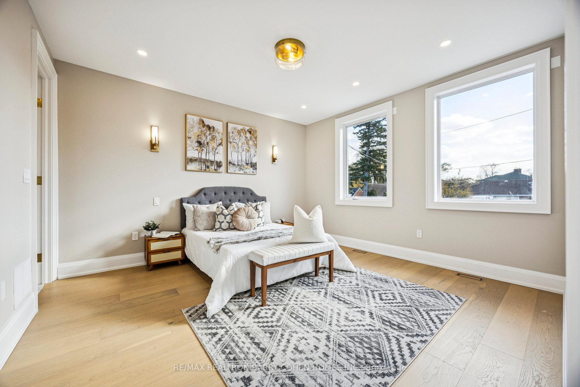 Photo 25 of 1 Lynnhaven Road, Toronto, Englemount-Lawrence — HOMEH
