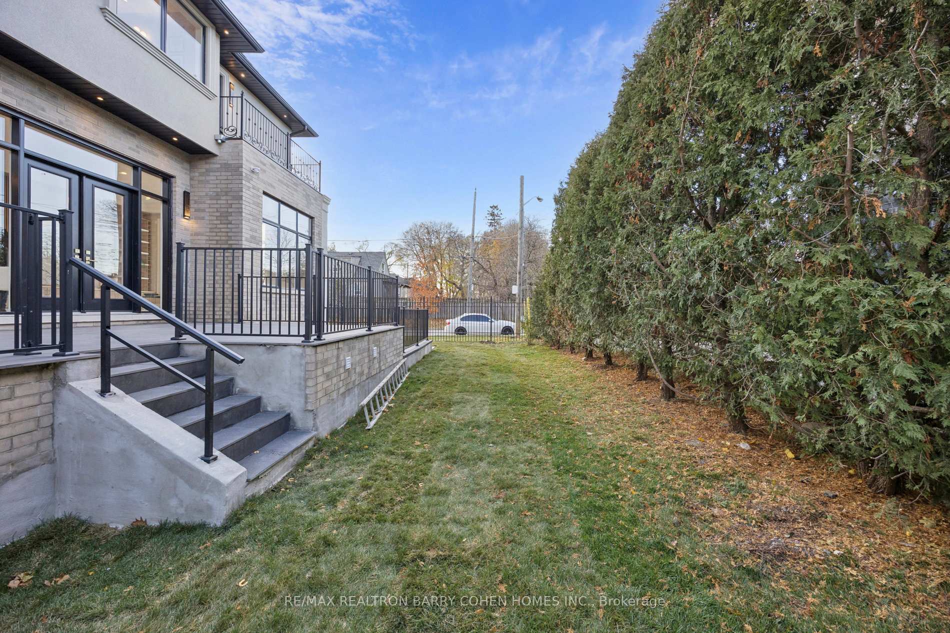 Photo 45 of 1 Lynnhaven Road, Toronto, Englemount-Lawrence — HOMEH
