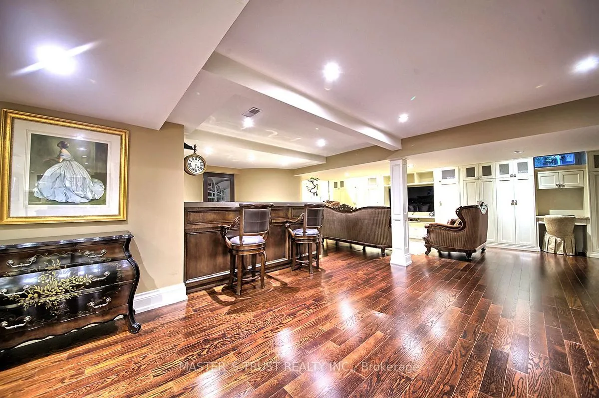 Photo 5 of 27 Brownlee Ave W, Vaughan, East Woodbridge — HOMEH