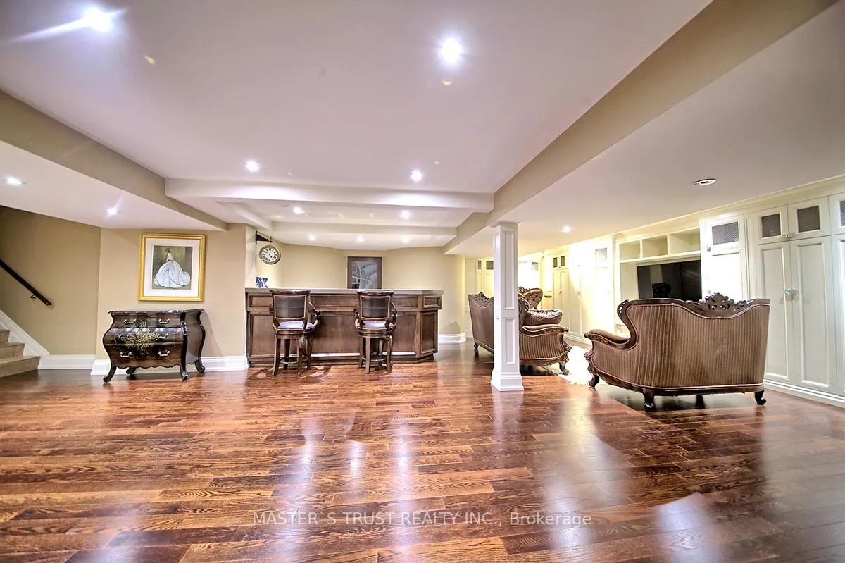 Photo 6 of 27 Brownlee Ave W, Vaughan, East Woodbridge — HOMEH