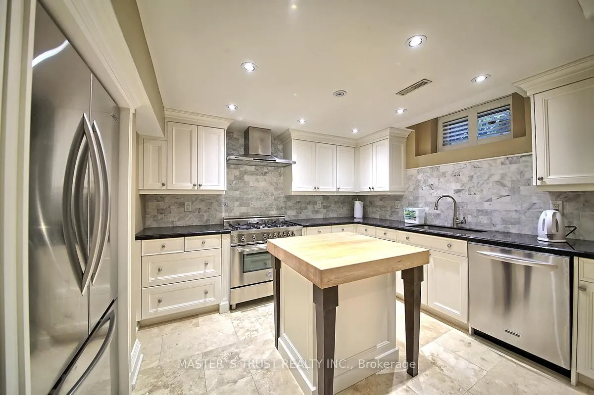 Photo 7 of 27 Brownlee Ave W, Vaughan, East Woodbridge — HOMEH