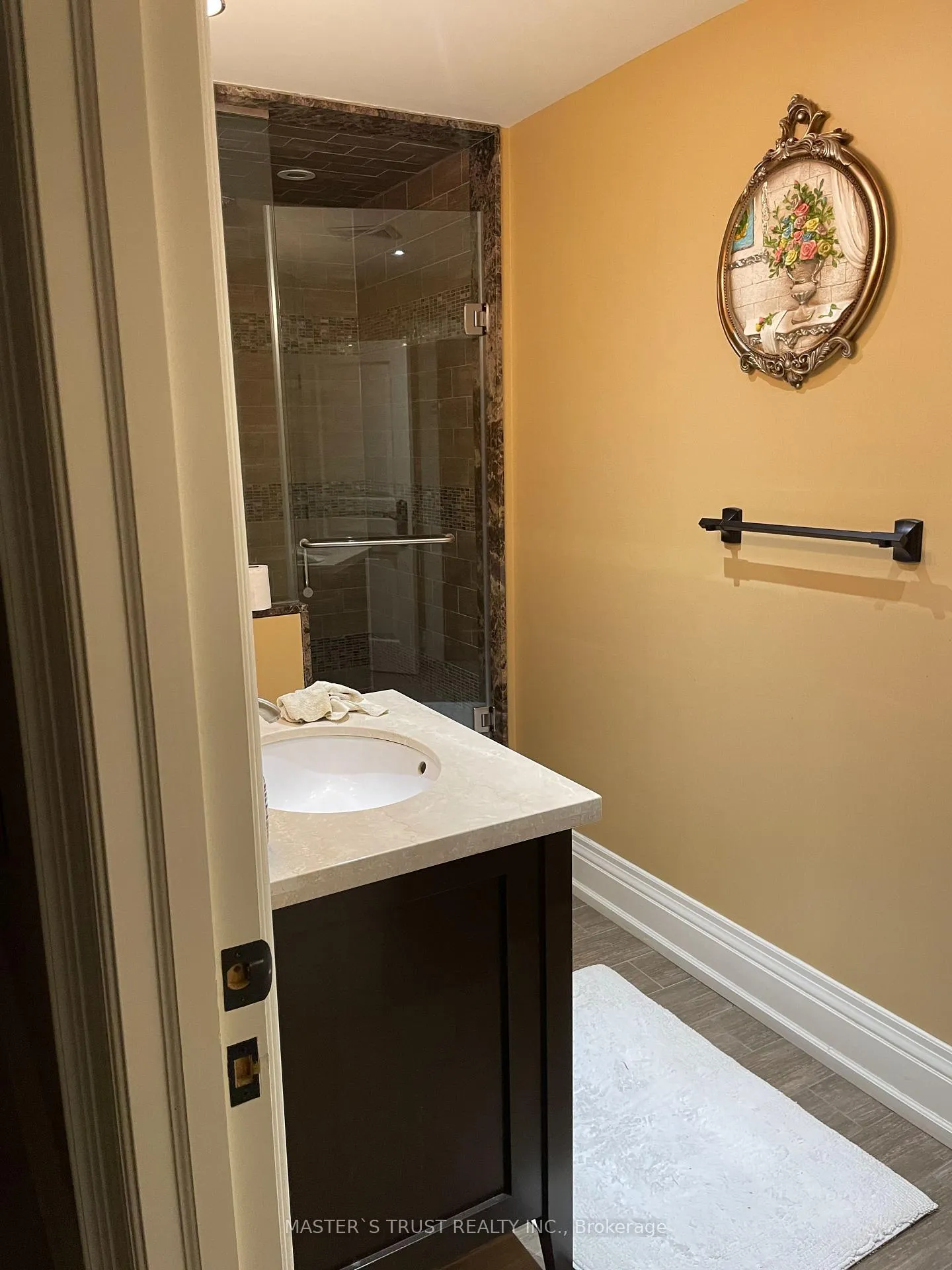 Photo 11 of 27 Brownlee Ave W, Vaughan, East Woodbridge — HOMEH
