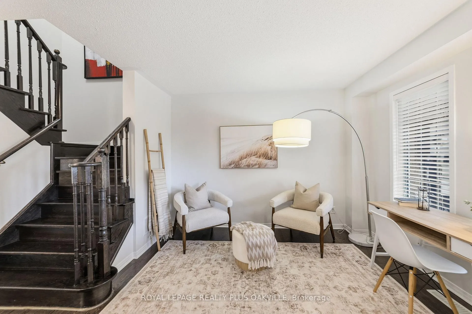 Photo 5 of 2401 Postmaster Drive, Oakville, Westmount — HOMEH