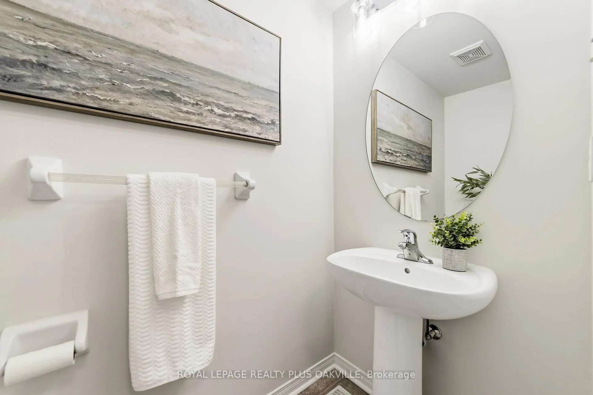 Photo 7 of 2401 Postmaster Drive, Oakville, Westmount — HOMEH