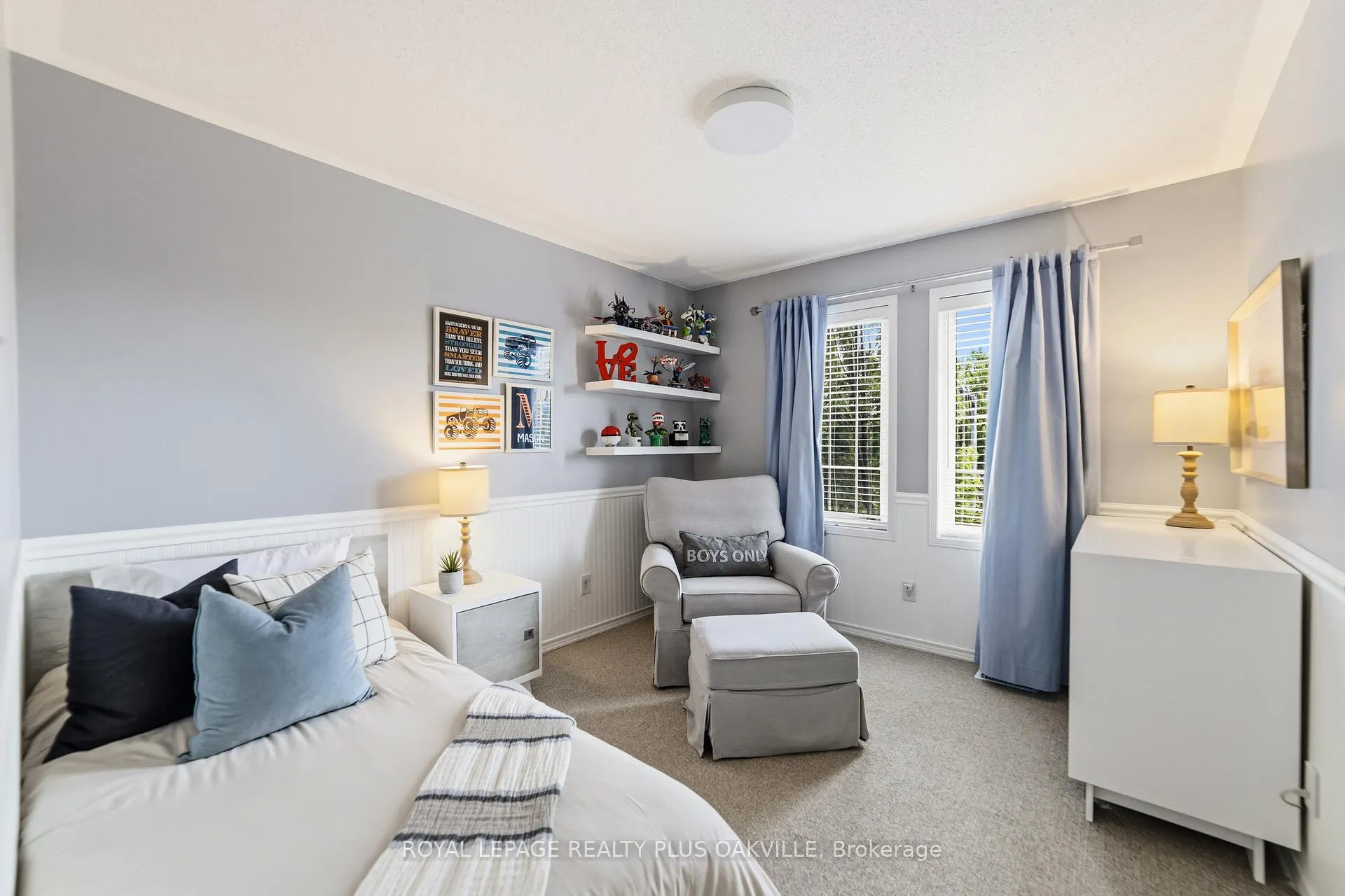 Photo 17 of 2401 Postmaster Drive, Oakville, Westmount — HOMEH