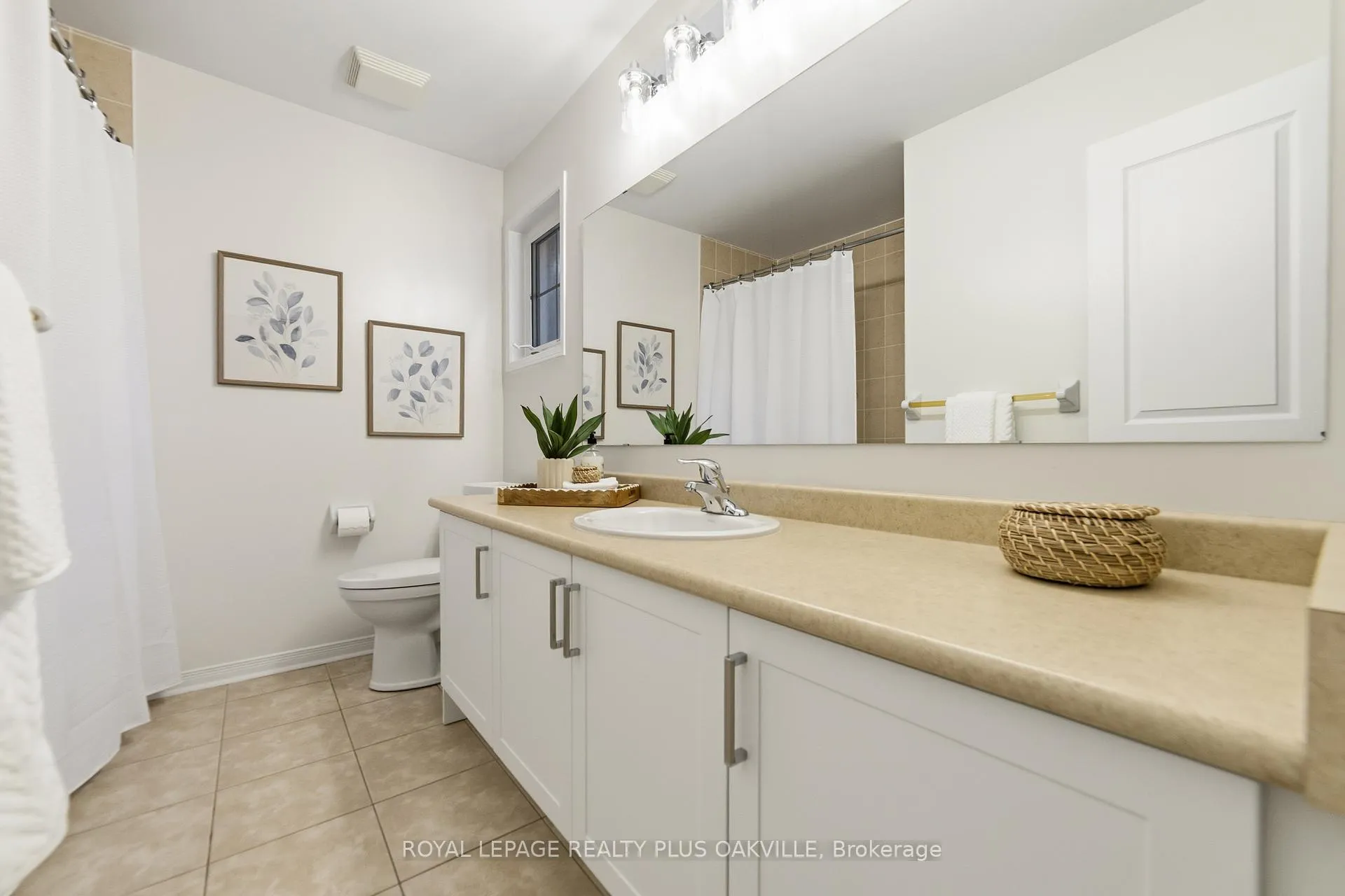 Photo 23 of 2401 Postmaster Drive, Oakville, Westmount — HOMEH