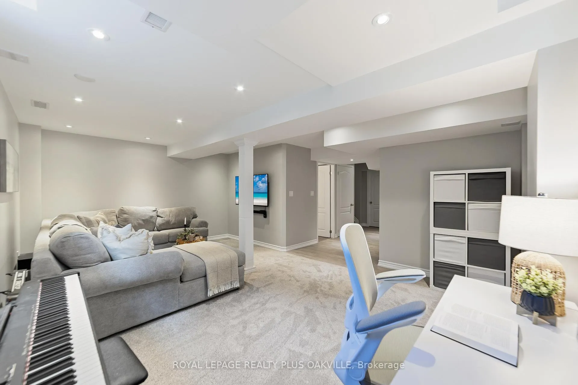 Photo 29 of 2401 Postmaster Drive, Oakville, Westmount — HOMEH
