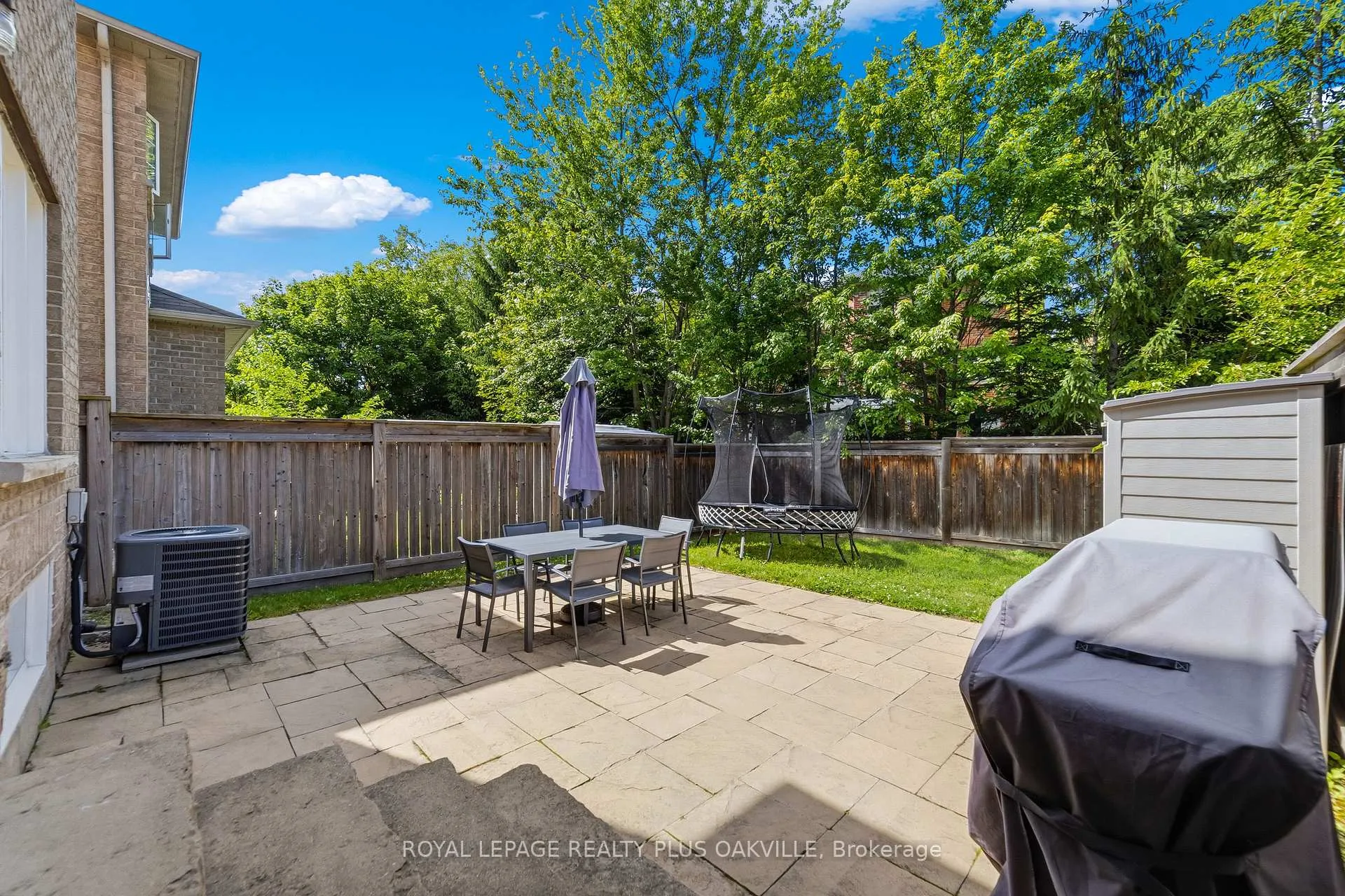 Photo 30 of 2401 Postmaster Drive, Oakville, Westmount — HOMEH