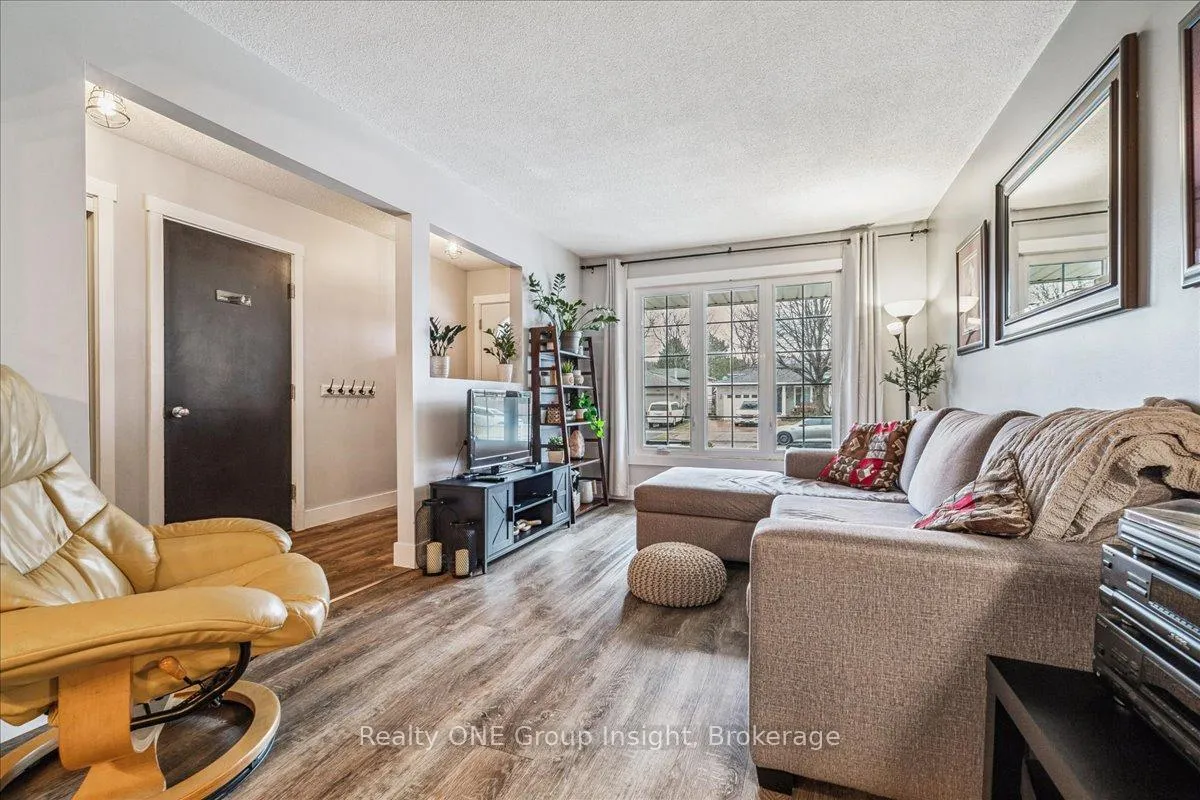 Photo 10 of 58 Sandra Crescent, Grimsby, Grimsby East — HOMEH