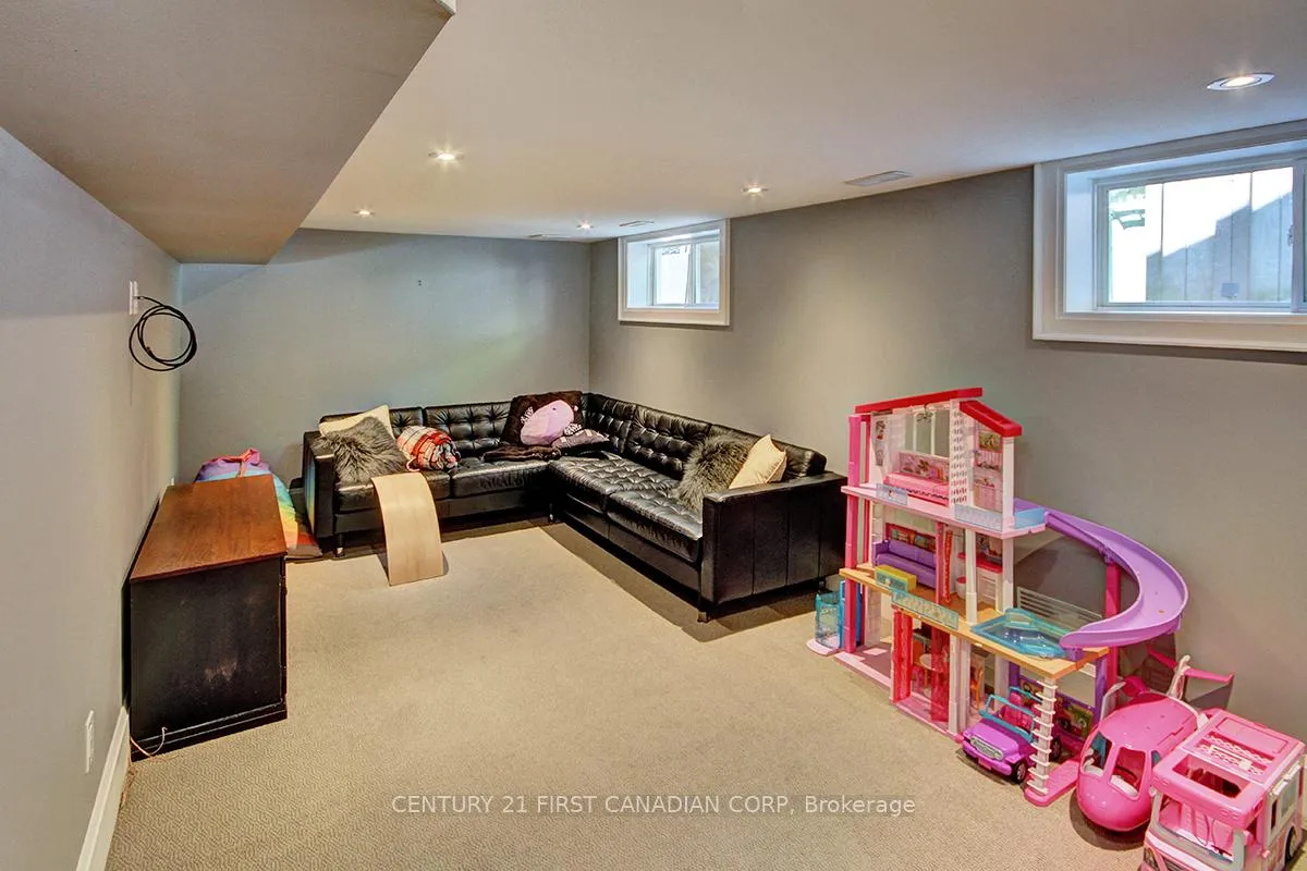 Photo 19 of 4 Jerseyville Road E, Hamilton, Ancaster — HOMEH