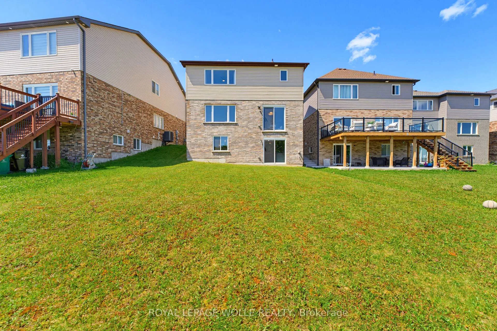 Photo 28 of 47 Newcastle Court, Kitchener, Brigadoon — HOMEH