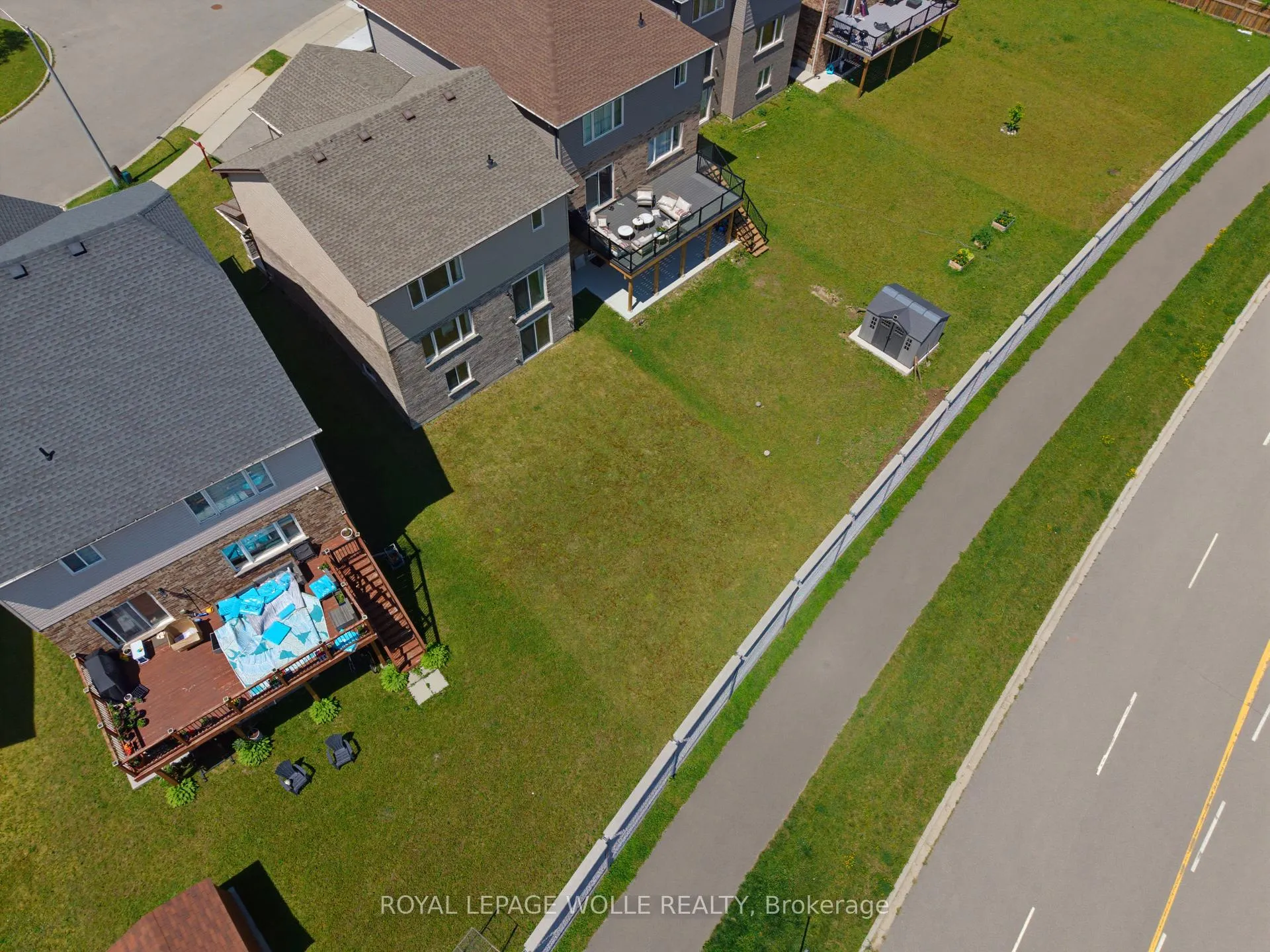 Photo 36 of 47 Newcastle Court, Kitchener, Brigadoon — HOMEH