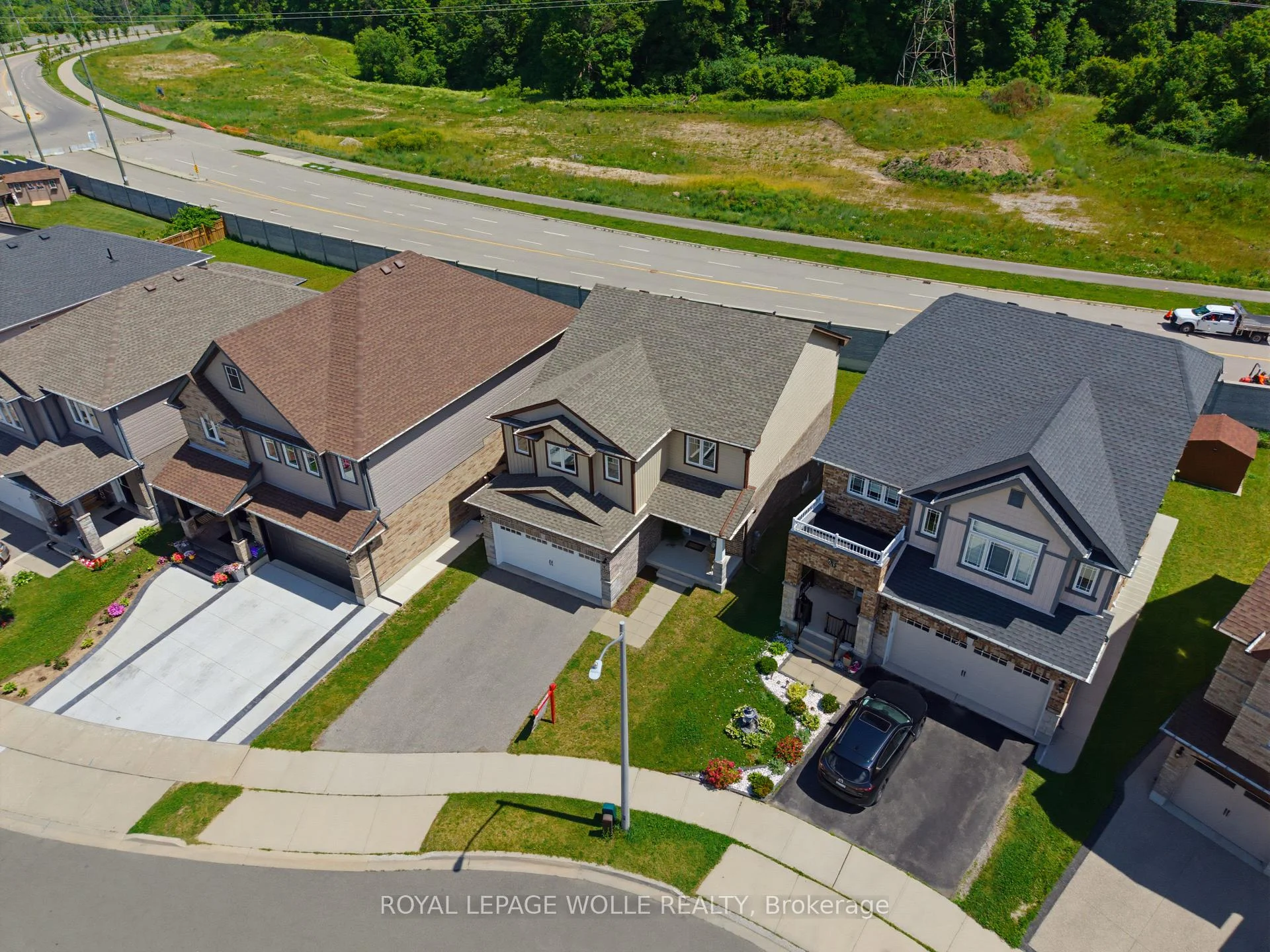 Photo 32 of 47 Newcastle Court, Kitchener, Brigadoon — HOMEH