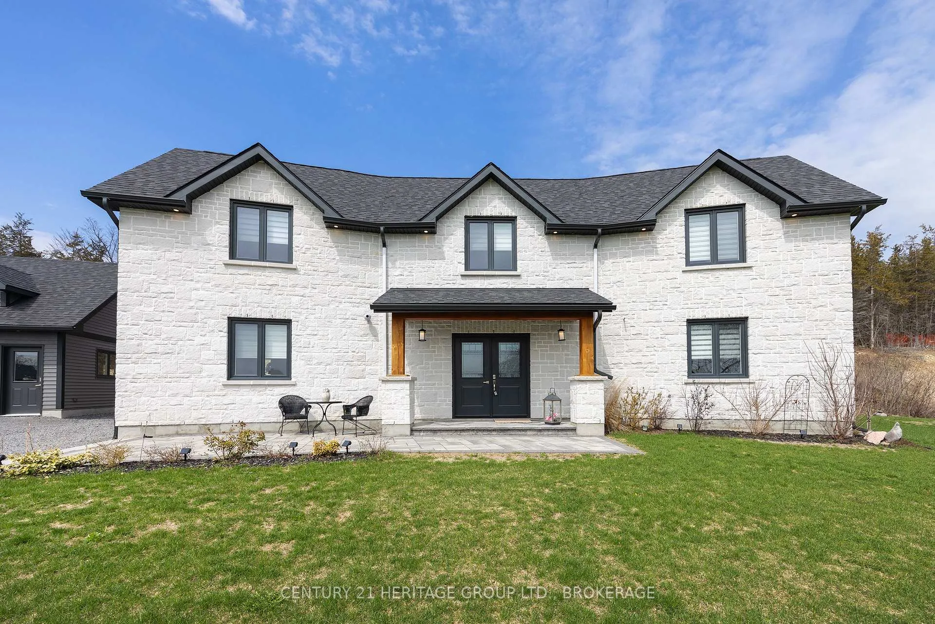 Photo 5 of 1033 Kona Crescent, Frontenac, Frontenac South — HOMEH
