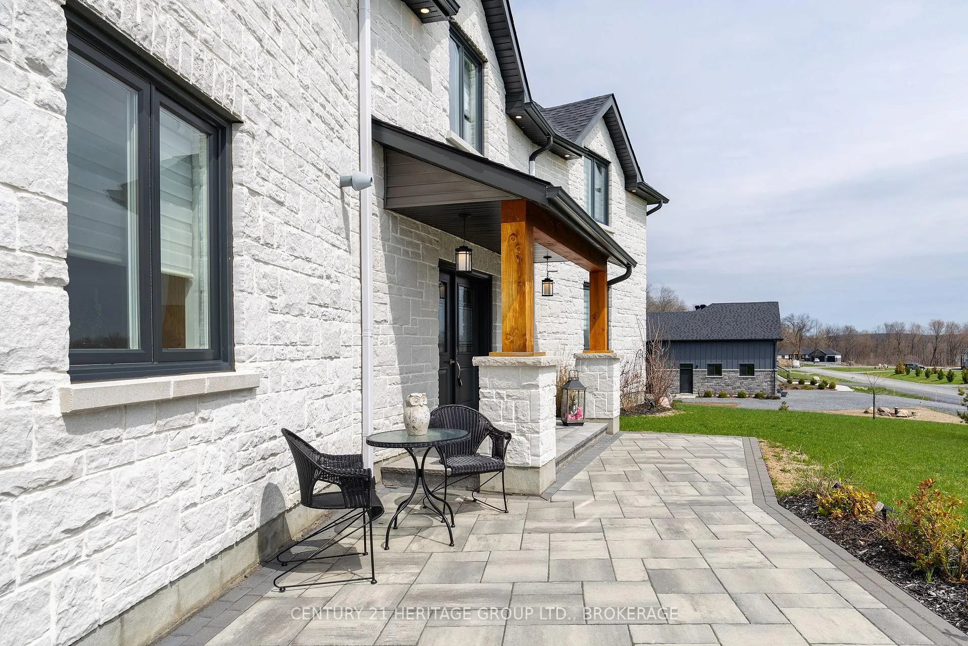 Photo 6 of 1033 Kona Crescent, Frontenac, Frontenac South — HOMEH
