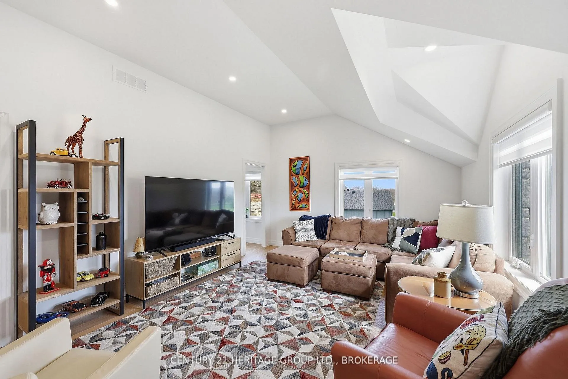 Photo 35 of 1033 Kona Crescent, Frontenac, Frontenac South — HOMEH