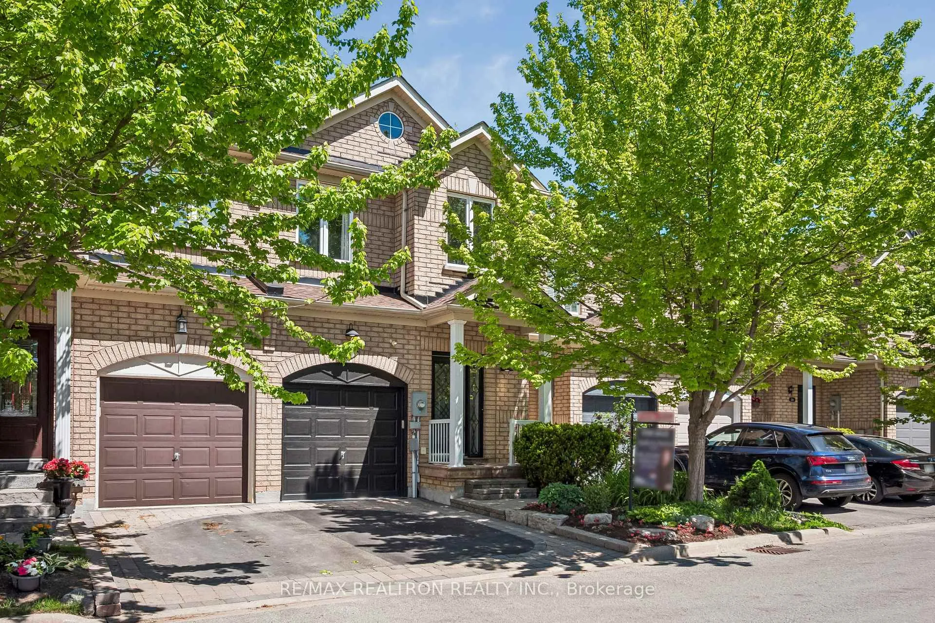 Photo 2 of 272 Tom Taylor Crescent, Newmarket, Summerhill Estates — HOMEH