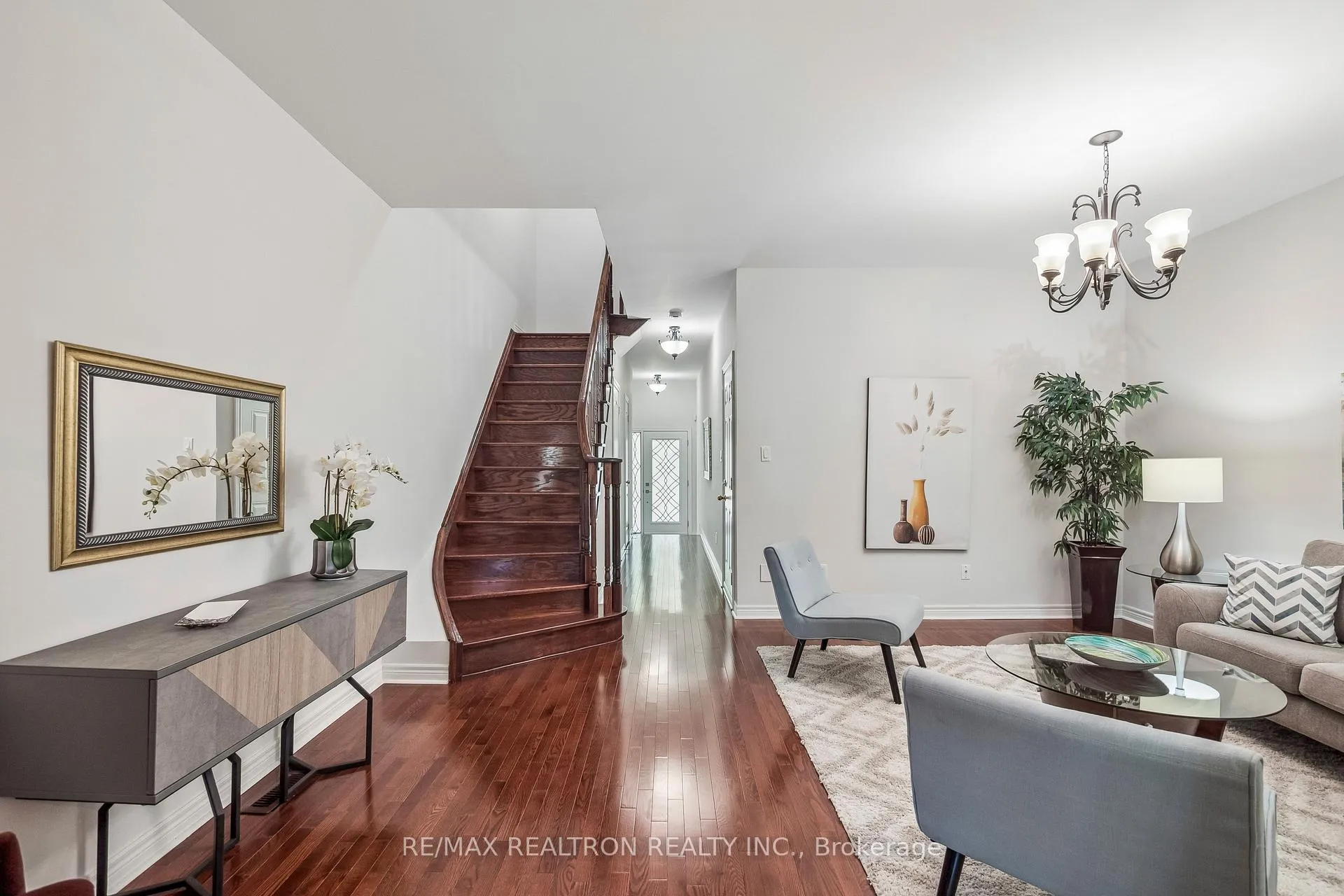 Photo 4 of 272 Tom Taylor Crescent, Newmarket, Summerhill Estates — HOMEH