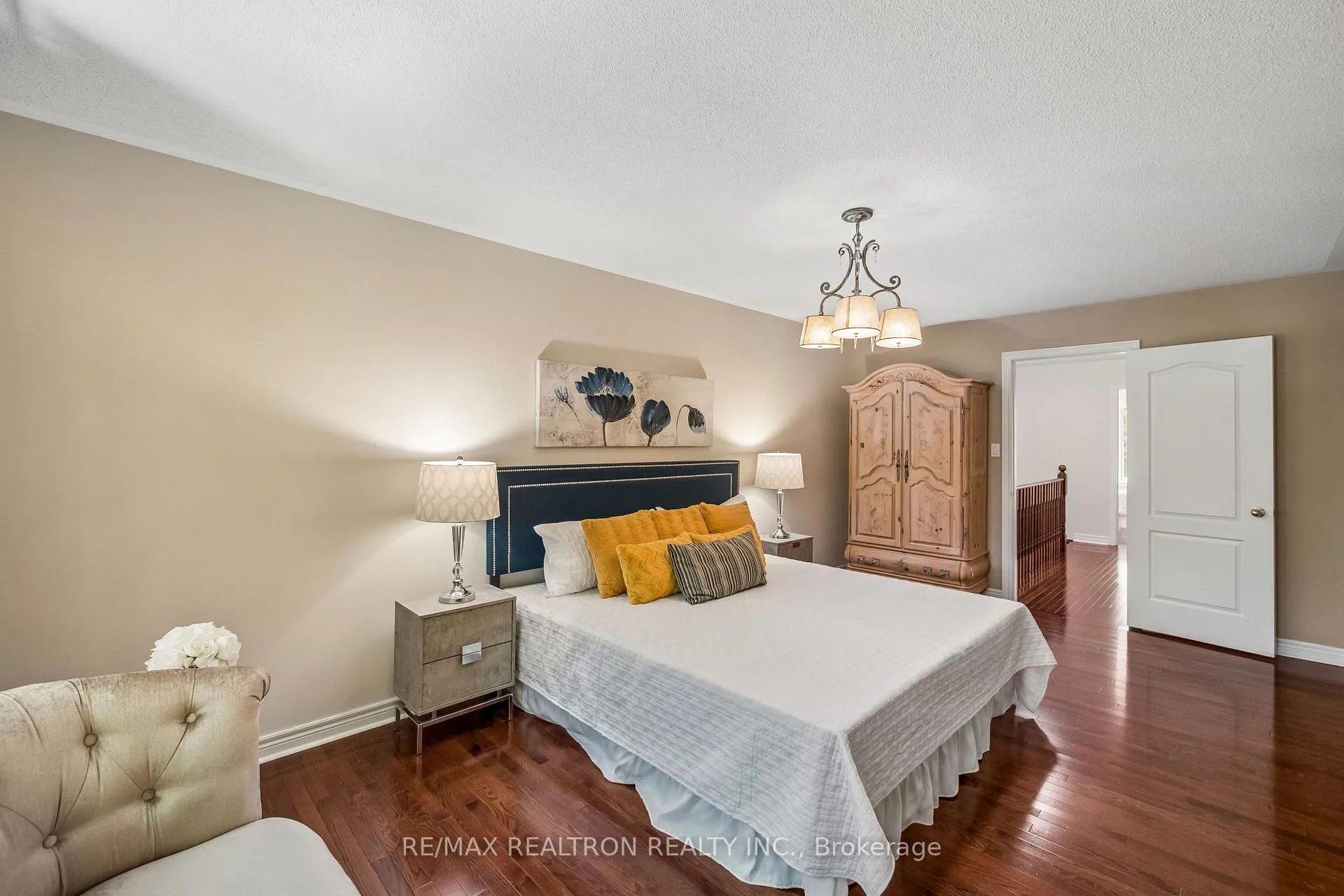 Photo 15 of 272 Tom Taylor Crescent, Newmarket, Summerhill Estates — HOMEH