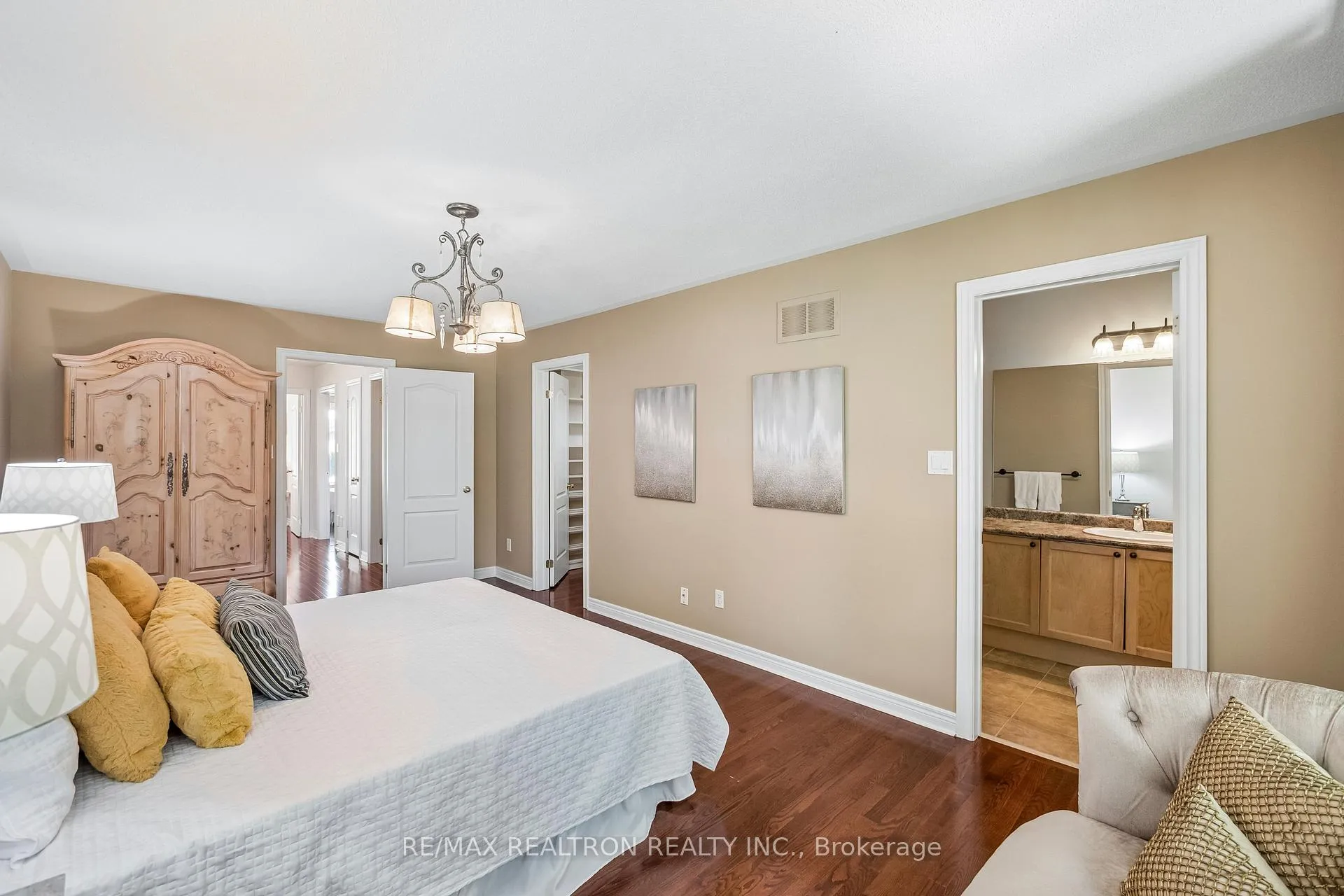 Photo 16 of 272 Tom Taylor Crescent, Newmarket, Summerhill Estates — HOMEH