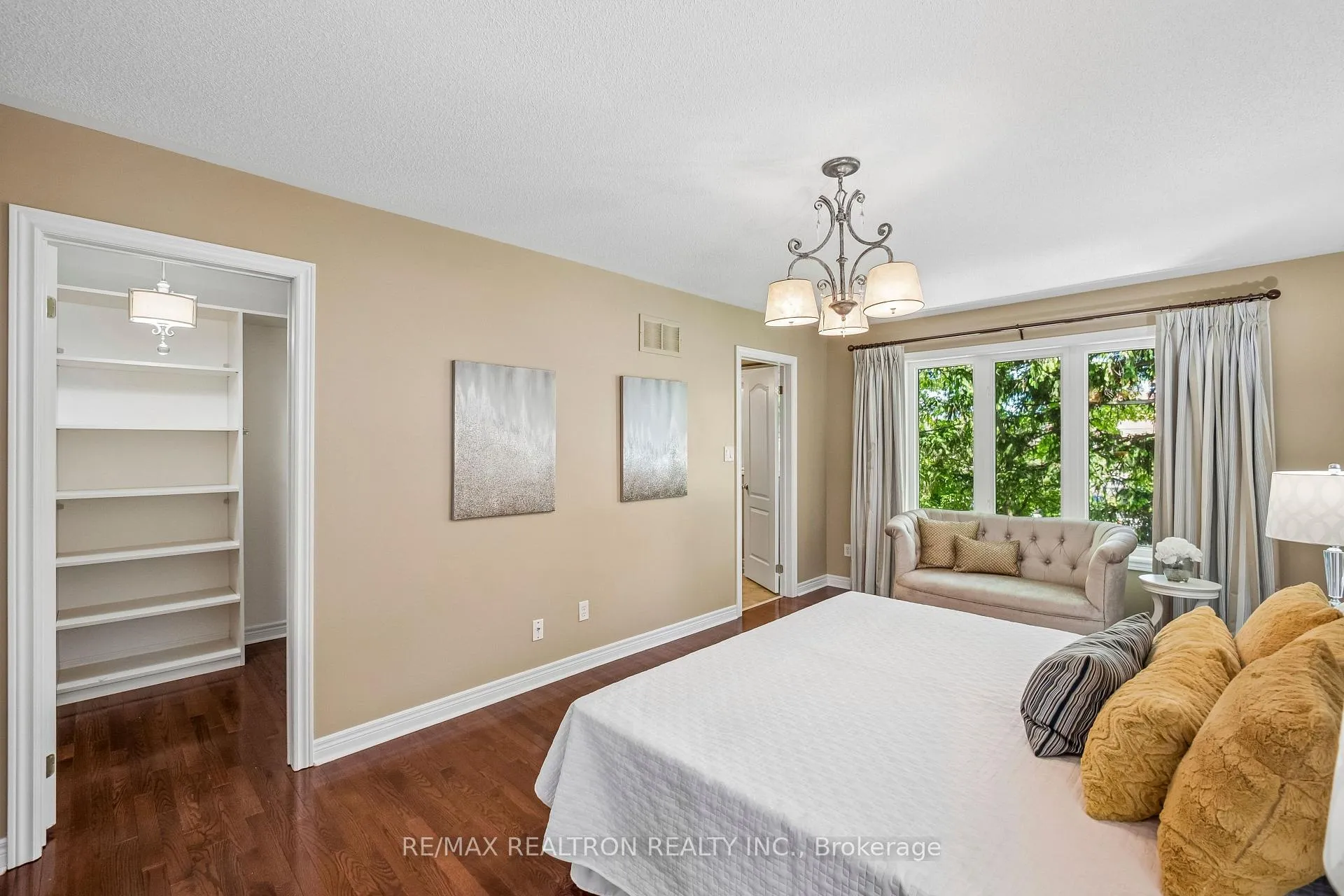 Photo 17 of 272 Tom Taylor Crescent, Newmarket, Summerhill Estates — HOMEH