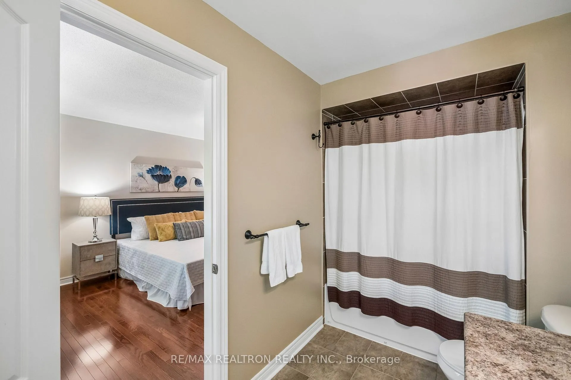 Photo 20 of 272 Tom Taylor Crescent, Newmarket, Summerhill Estates — HOMEH
