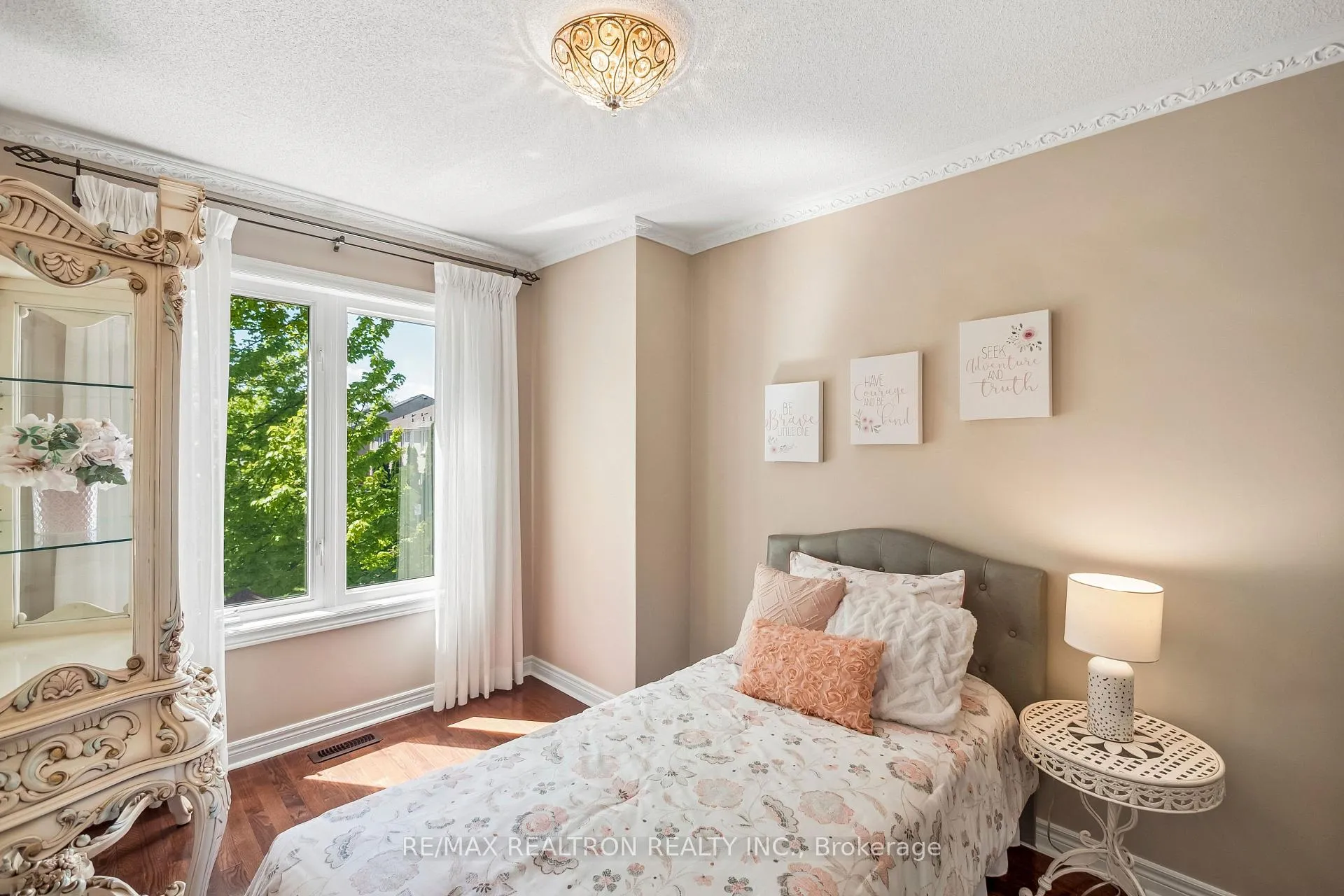 Photo 21 of 272 Tom Taylor Crescent, Newmarket, Summerhill Estates — HOMEH