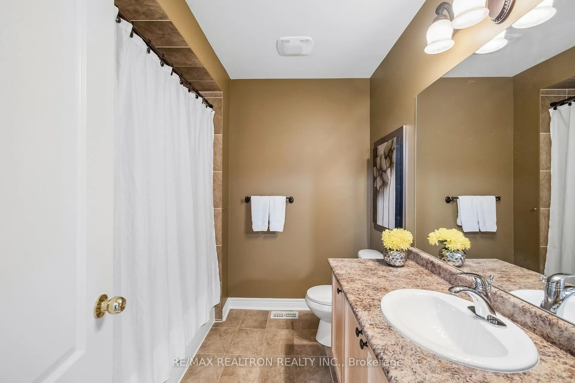 Photo 25 of 272 Tom Taylor Crescent, Newmarket, Summerhill Estates — HOMEH