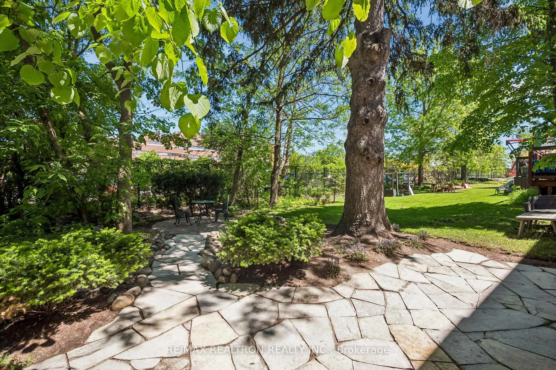 Photo 28 of 272 Tom Taylor Crescent, Newmarket, Summerhill Estates — HOMEH