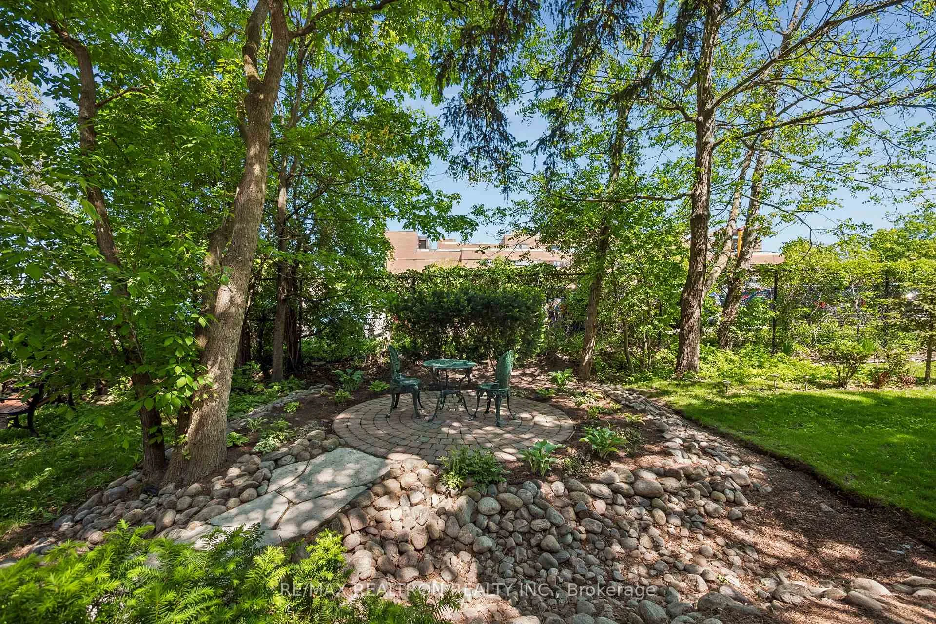 Photo 29 of 272 Tom Taylor Crescent, Newmarket, Summerhill Estates — HOMEH