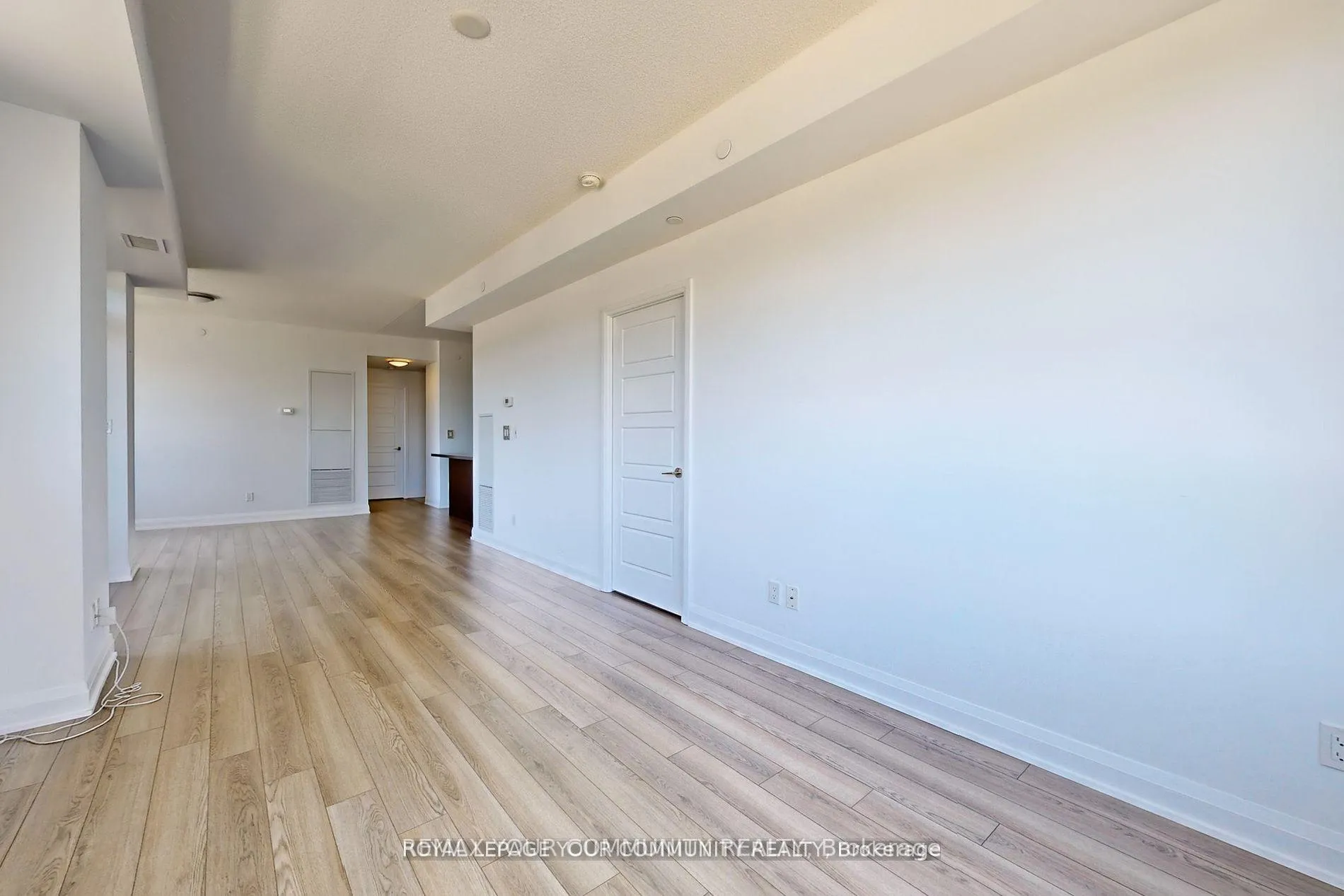 Photo 9 of Unit 312, 15 Water Walk Drive, Markham, Unionville — HOMEH