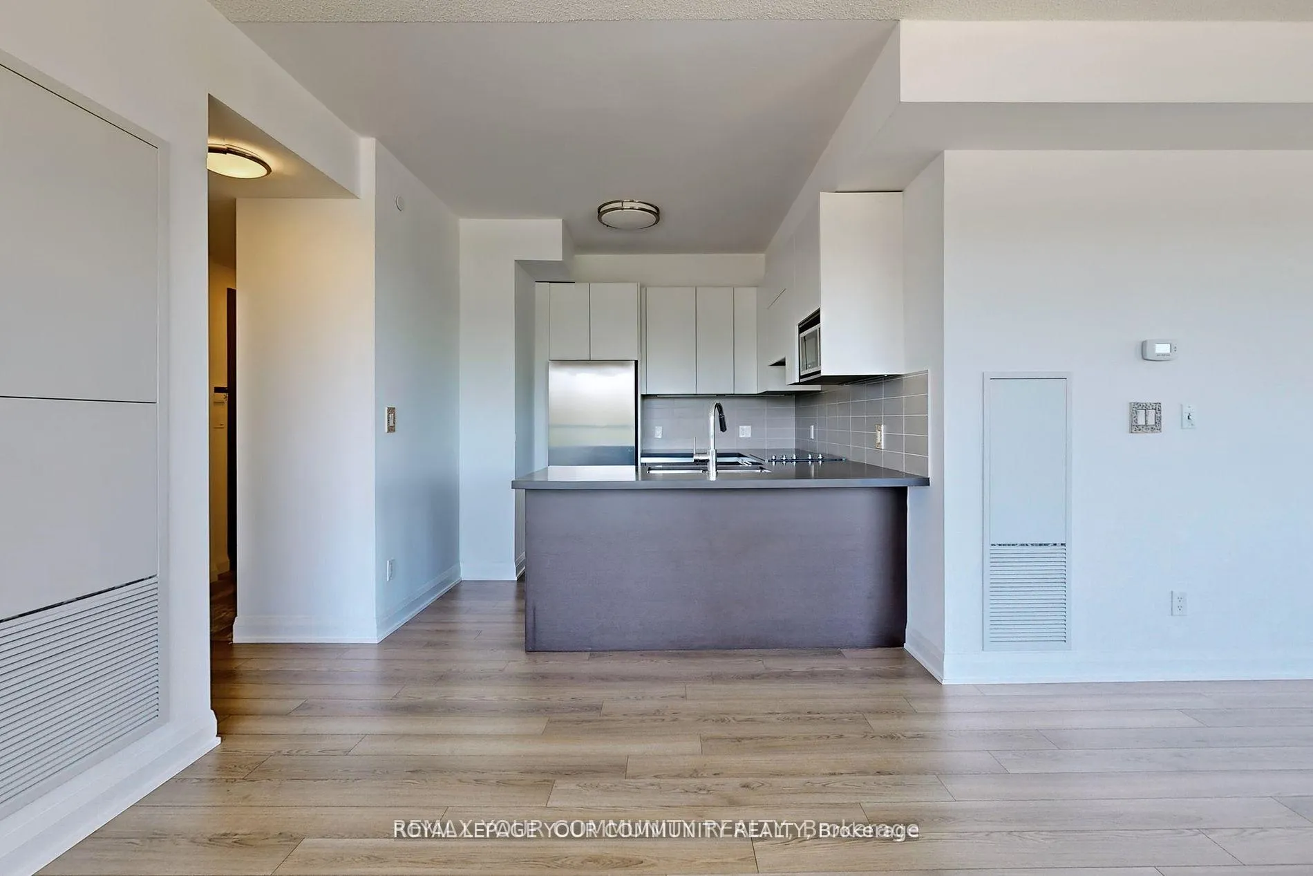 Photo 12 of Unit 312, 15 Water Walk Drive, Markham, Unionville — HOMEH