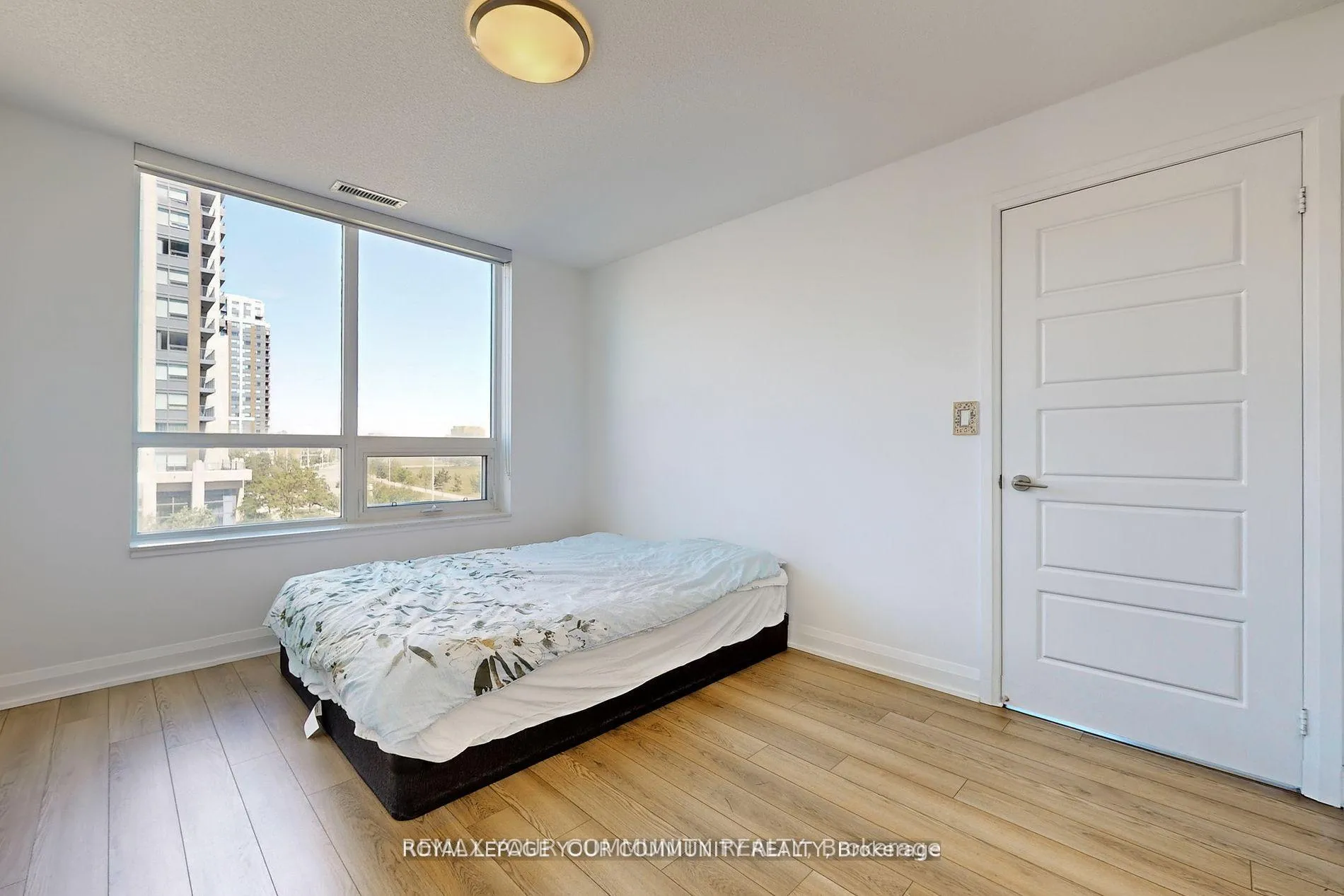 Photo 17 of Unit 312, 15 Water Walk Drive, Markham, Unionville — HOMEH