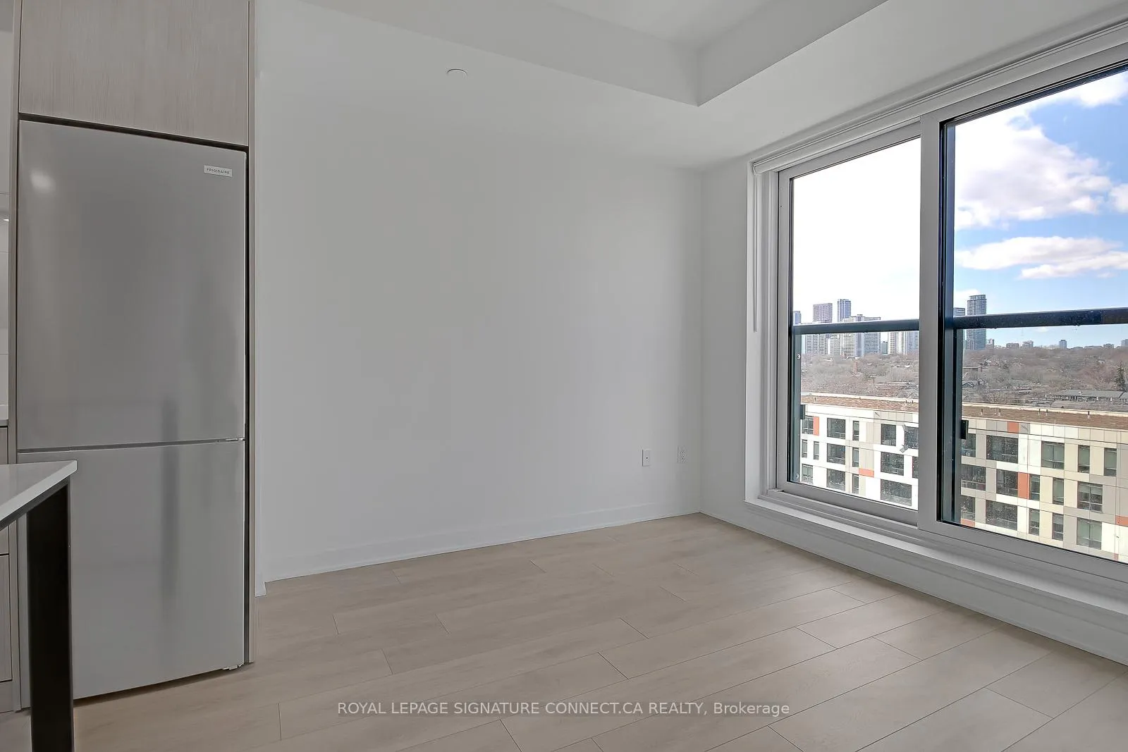 Photo 8 of Unit 909, 130 River Street, Toronto, Regent Park — HOMEH