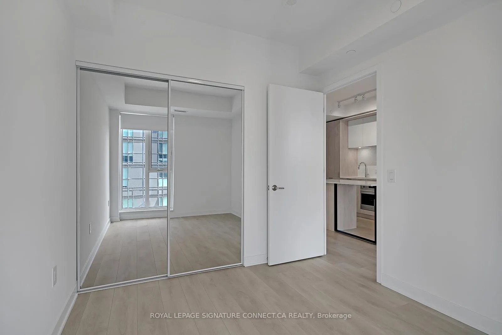 Photo 18 of Unit 909, 130 River Street, Toronto, Regent Park — HOMEH