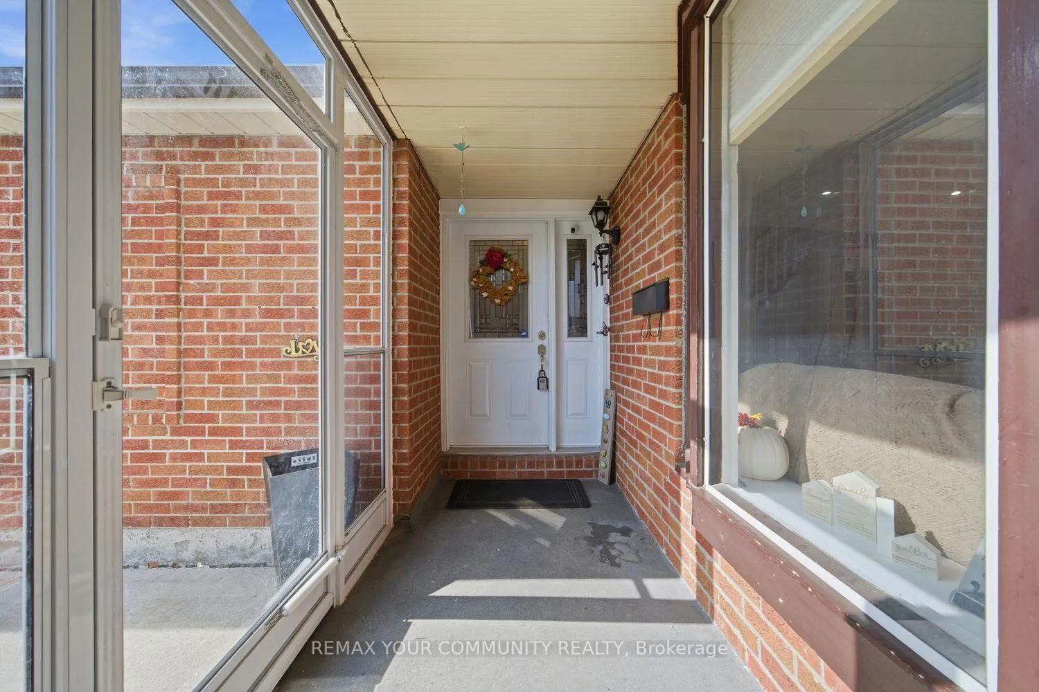 Photo 5 of 130 Andrea Lane, Vaughan, East Woodbridge — HOMEH