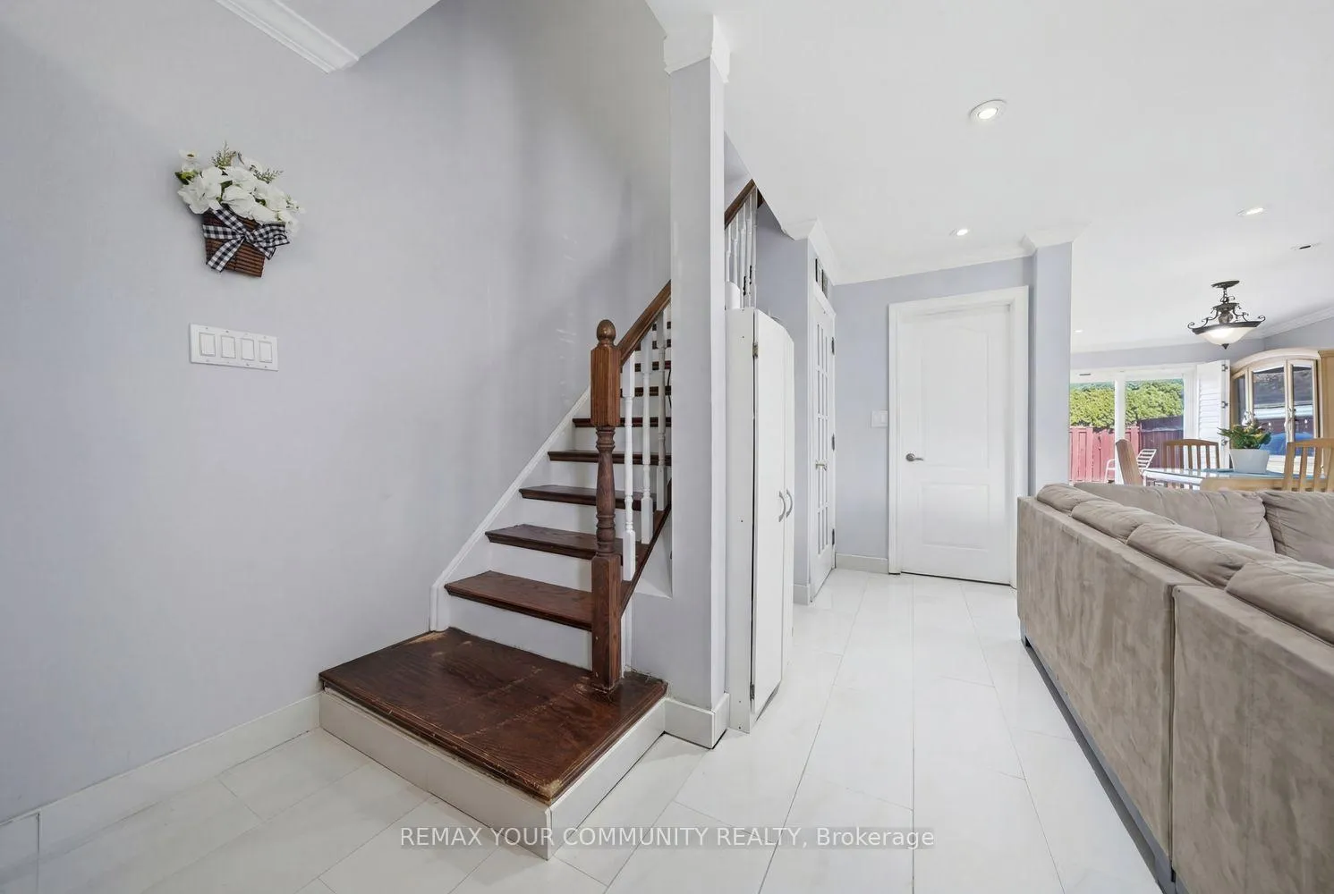 Photo 7 of 130 Andrea Lane, Vaughan, East Woodbridge — HOMEH