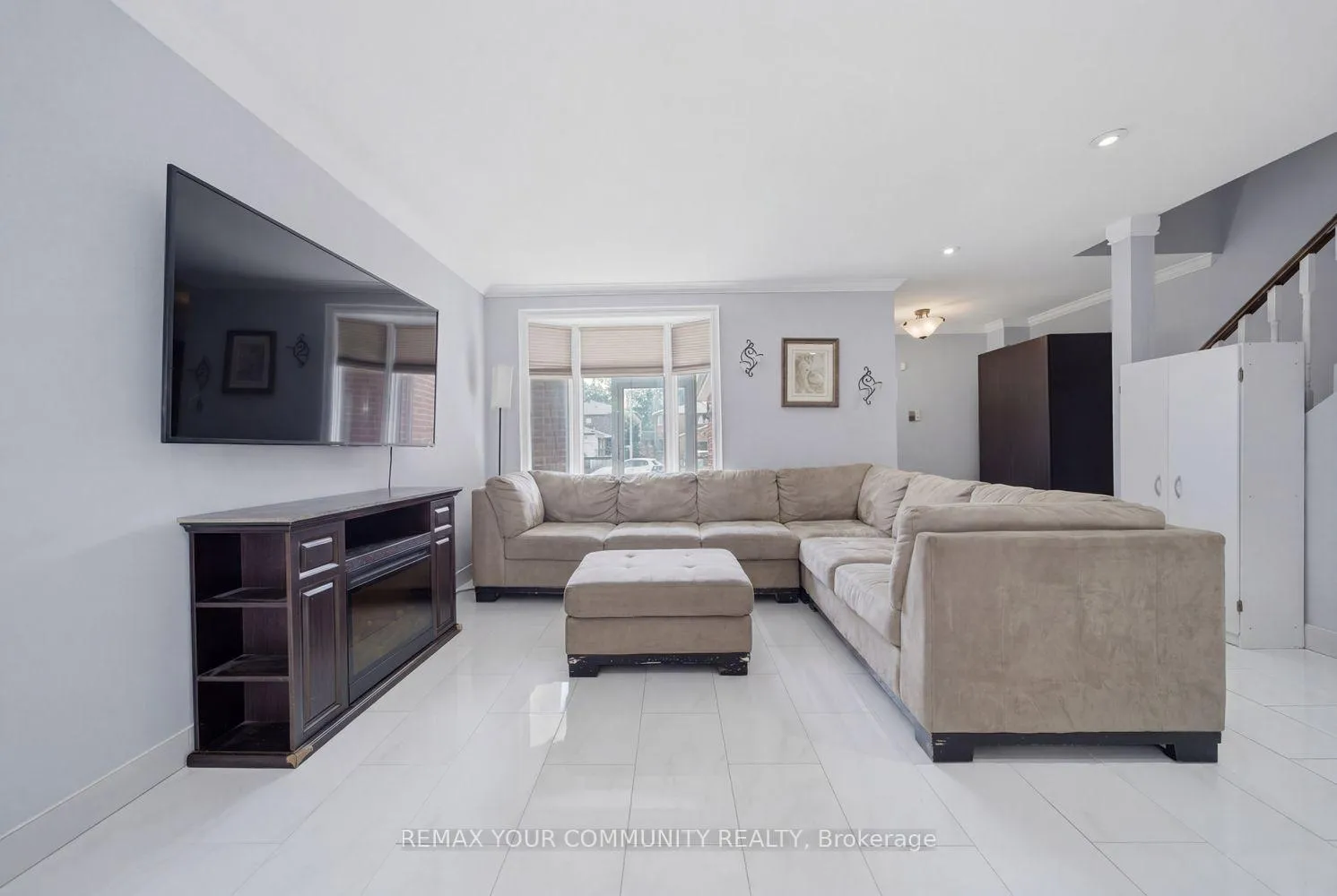 Photo 10 of 130 Andrea Lane, Vaughan, East Woodbridge — HOMEH