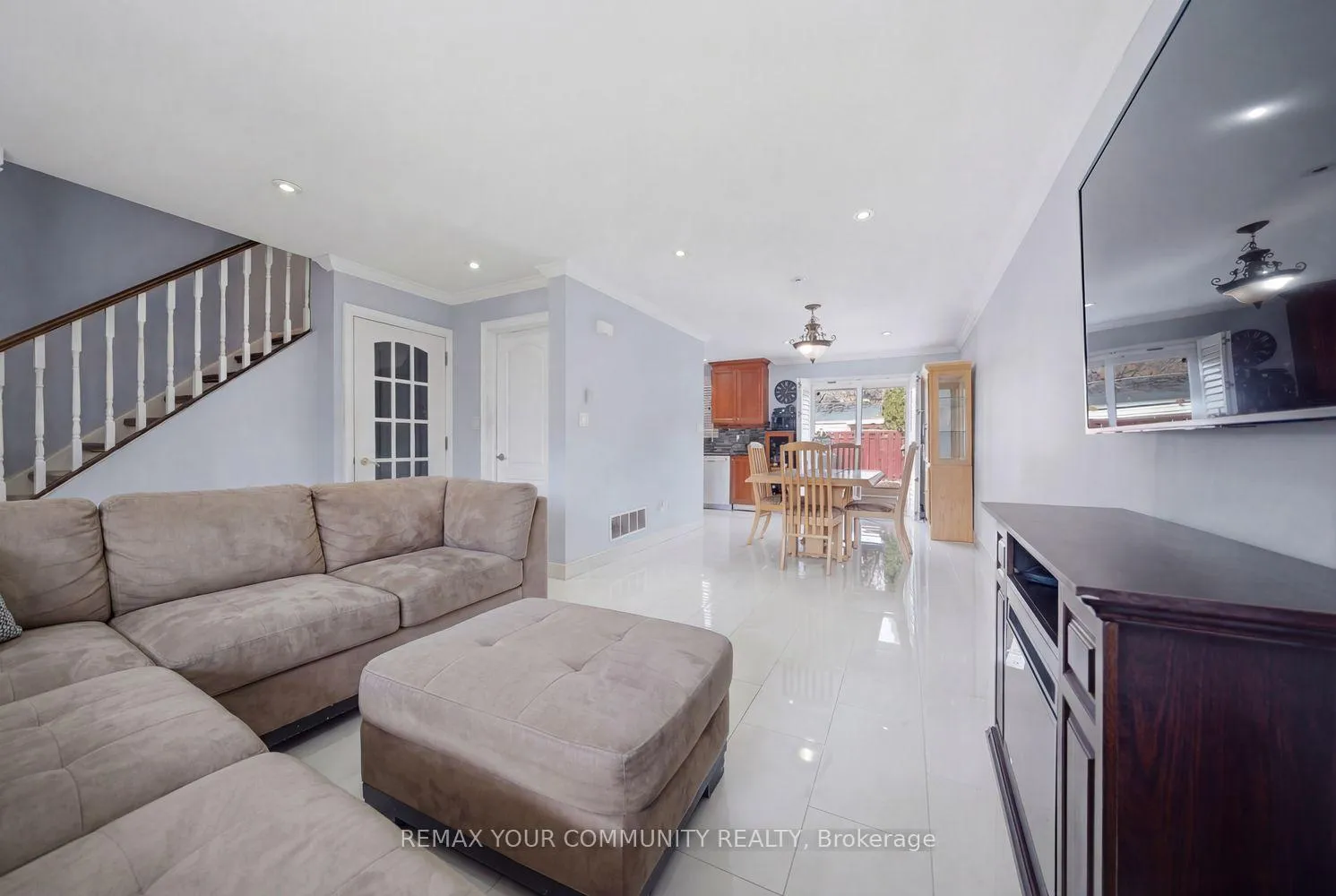 Photo 12 of 130 Andrea Lane, Vaughan, East Woodbridge — HOMEH