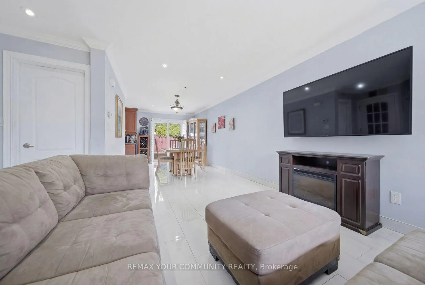 Photo 13 of 130 Andrea Lane, Vaughan, East Woodbridge — HOMEH