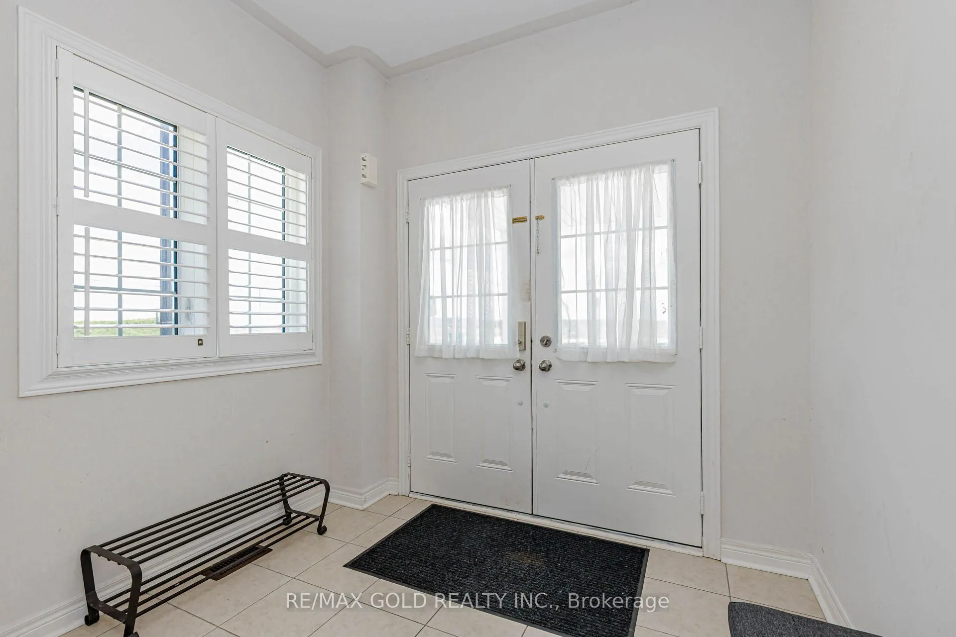 Photo 3 of 566 Bessborough Drive, Milton, Harrison — HOMEH