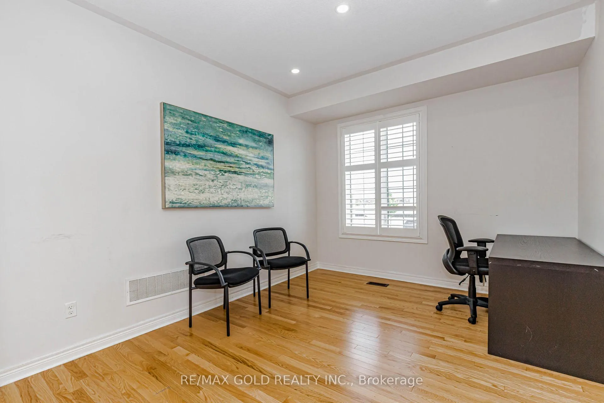 Photo 5 of 566 Bessborough Drive, Milton, Harrison — HOMEH