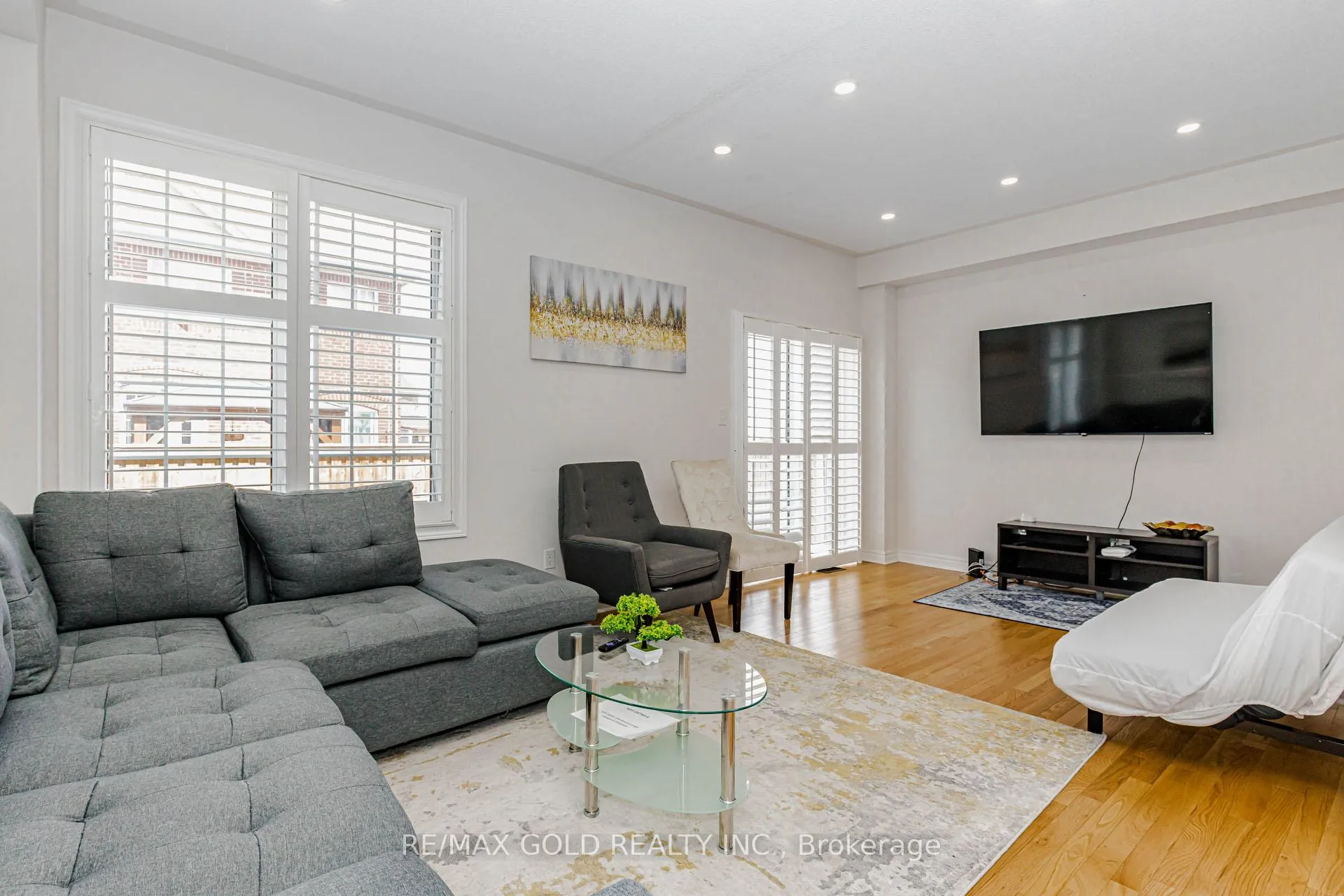 Photo 14 of 566 Bessborough Drive, Milton, Harrison — HOMEH