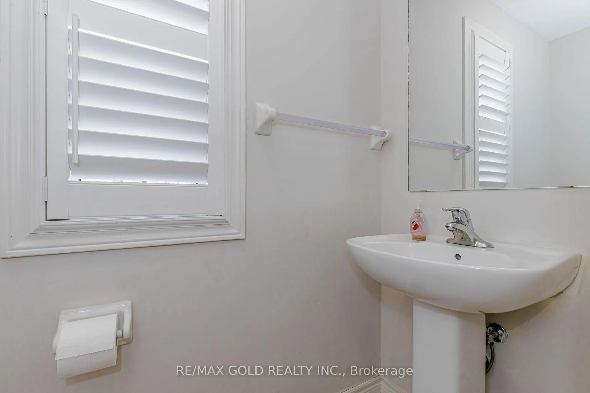 Photo 18 of 566 Bessborough Drive, Milton, Harrison — HOMEH