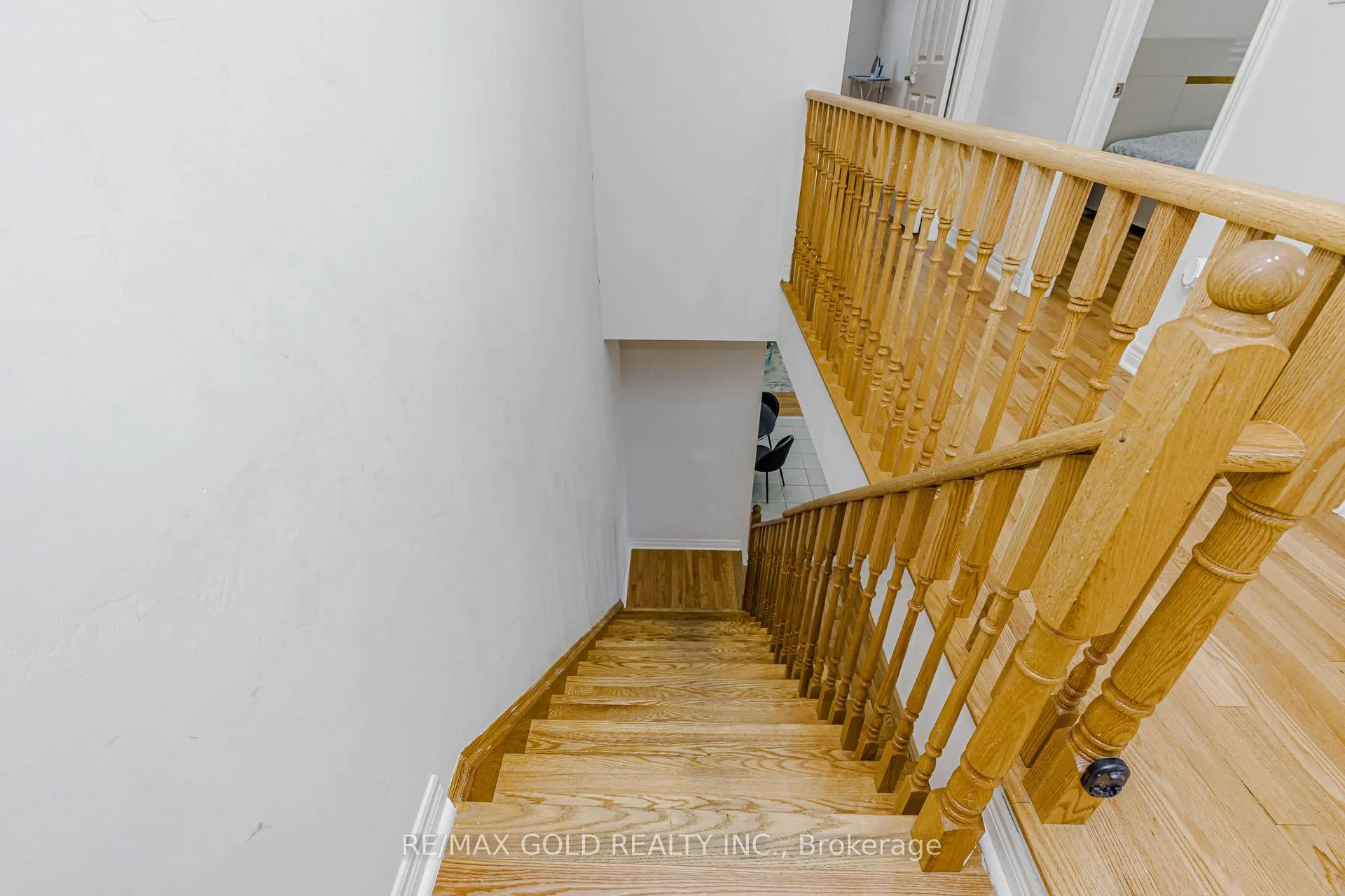 Photo 21 of 566 Bessborough Drive, Milton, Harrison — HOMEH