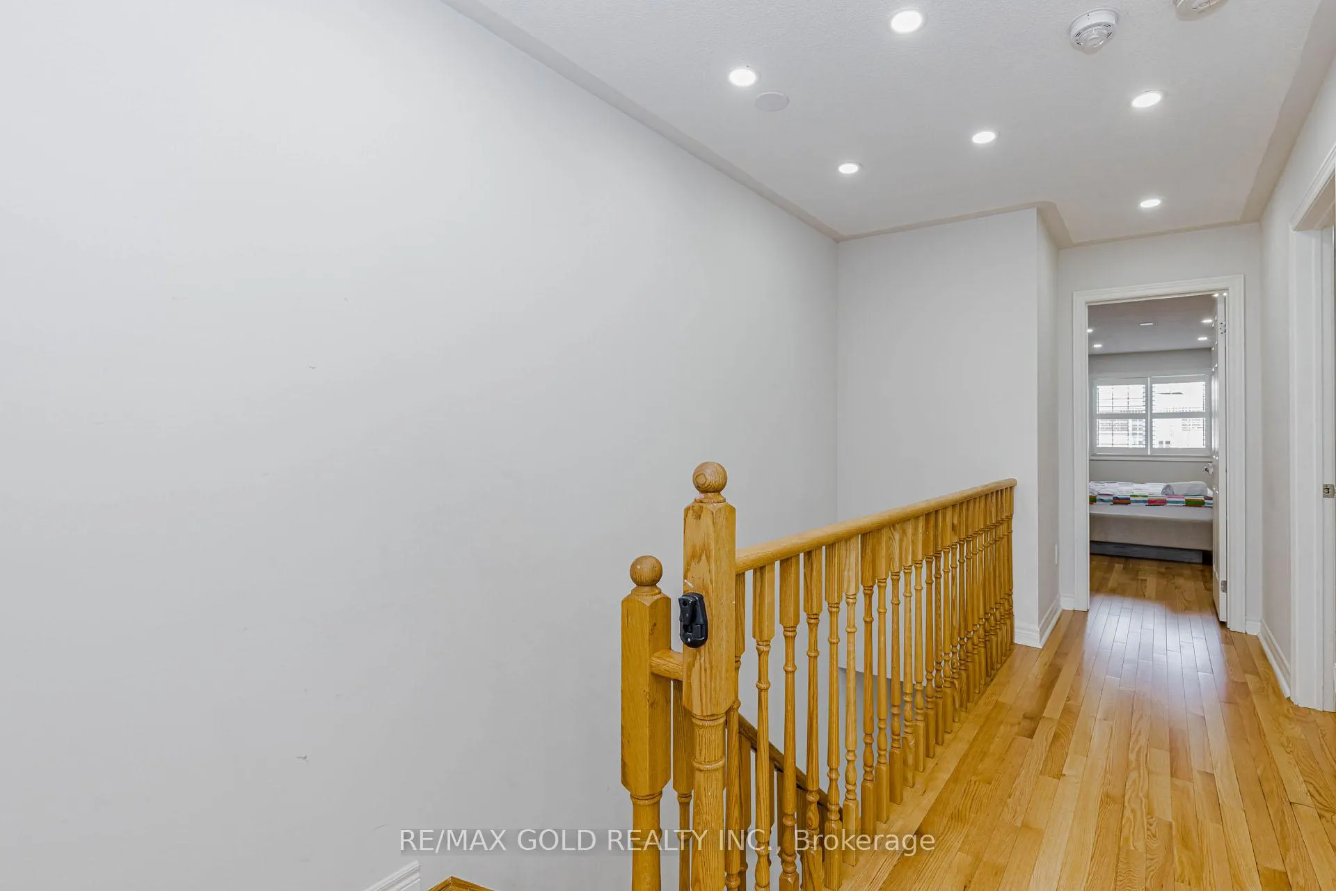 Photo 22 of 566 Bessborough Drive, Milton, Harrison — HOMEH