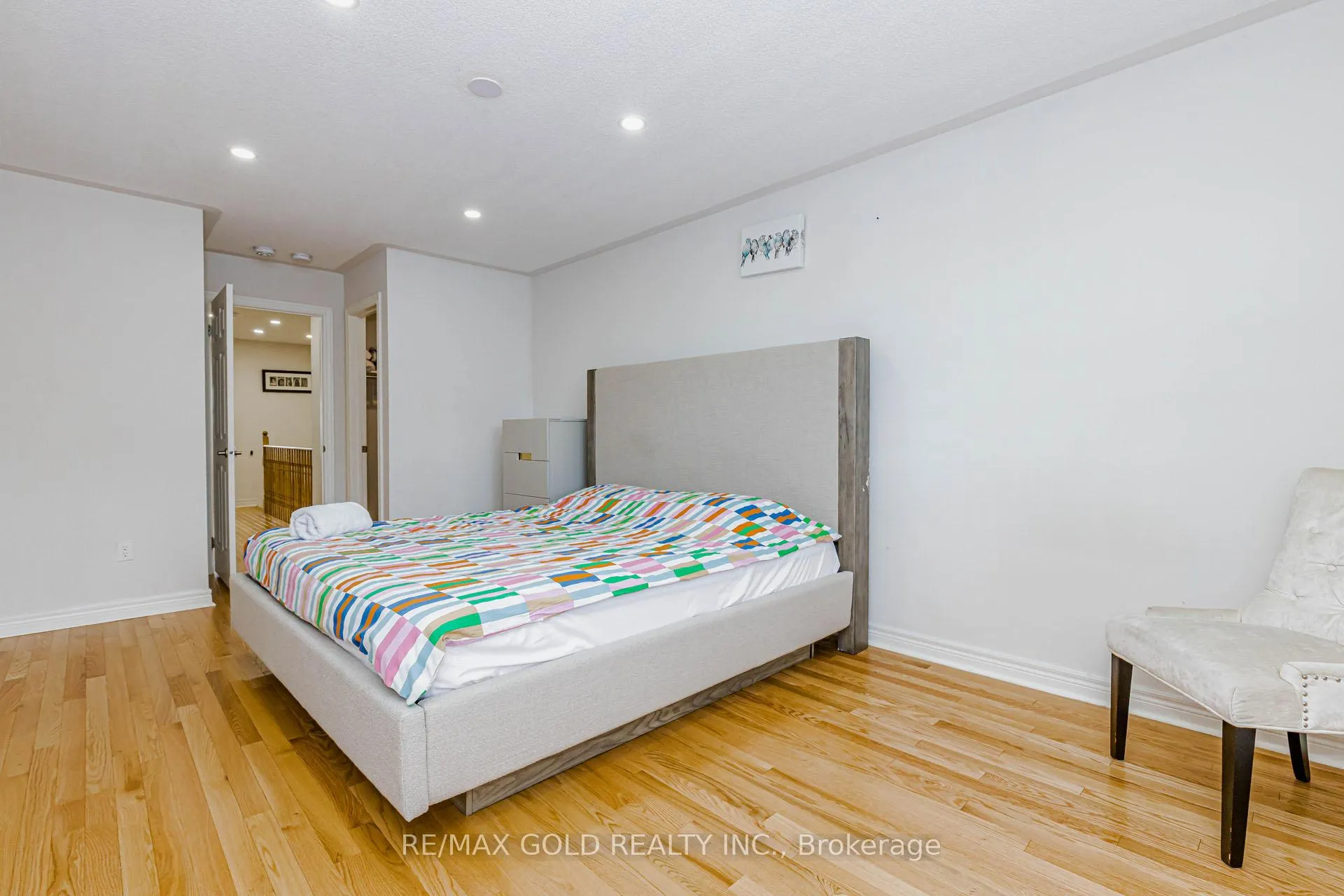 Photo 23 of 566 Bessborough Drive, Milton, Harrison — HOMEH