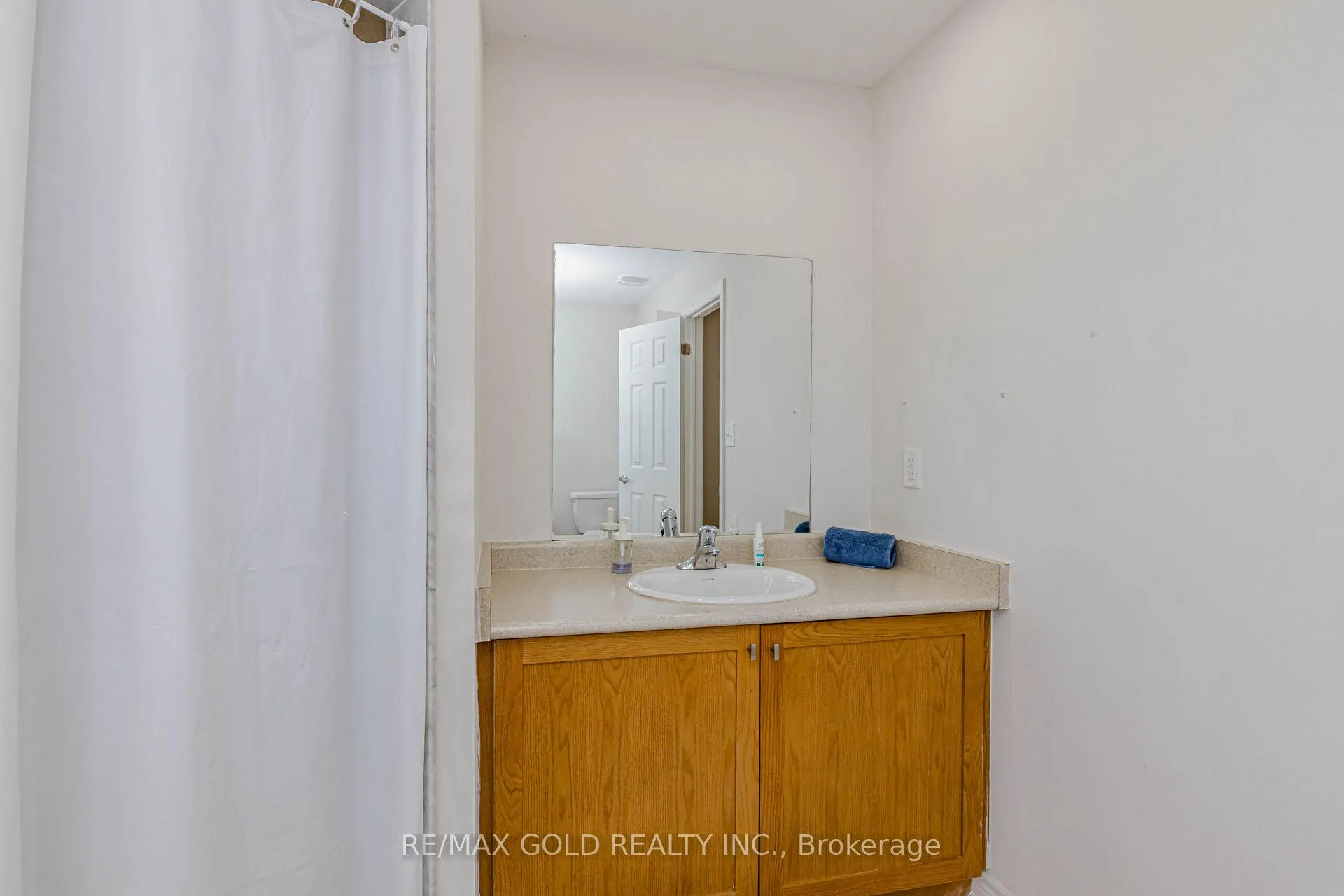 Photo 26 of 566 Bessborough Drive, Milton, Harrison — HOMEH