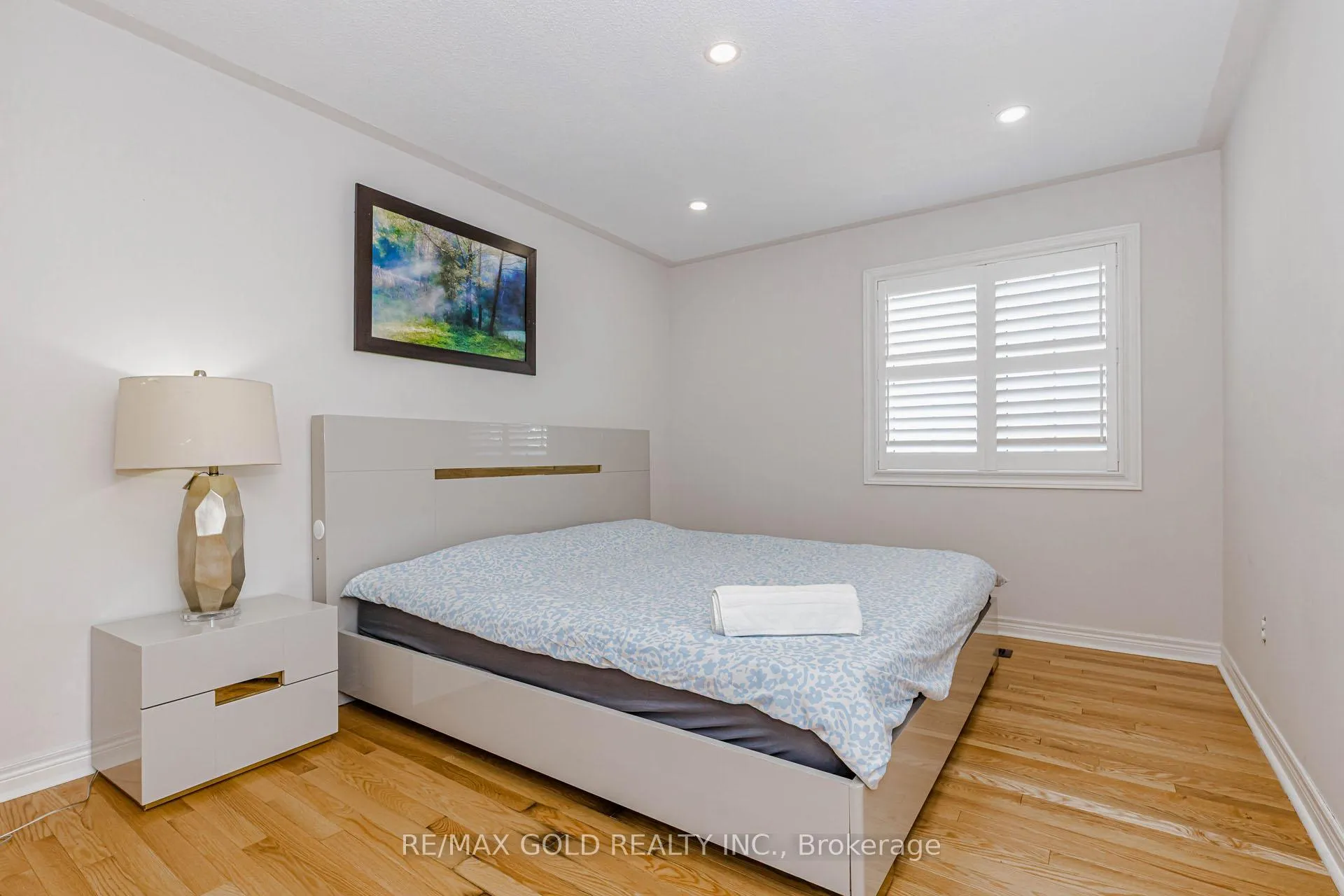 Photo 28 of 566 Bessborough Drive, Milton, Harrison — HOMEH